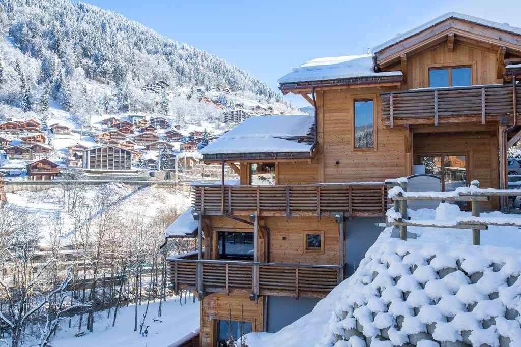 imgi_8_chalet-zormine-exterior-view-side-winter-1024x683.jpg