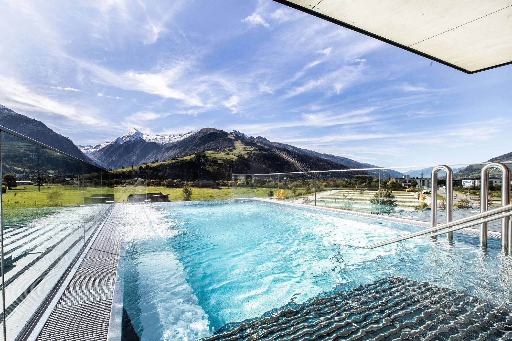 TSK-Glas-Panoramapool-2019.c056215d.jpg