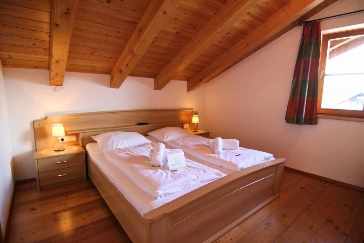 imgi_91_17__ScaleWidthWzEyMDBd.-Catered-chalet-Elfriede-Fiss-Penthouse-losse-bedden.jpg