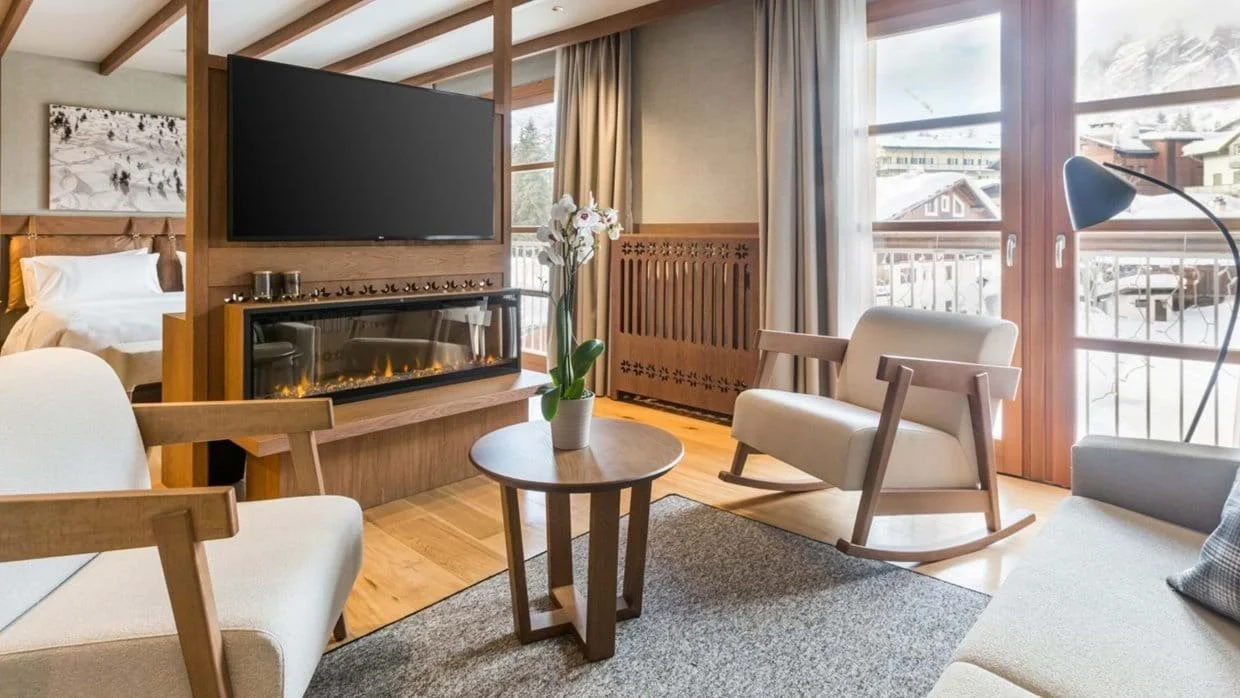 imgi_21_luxury-ski-hotel-cortina-hotel-savoia-suite.jpg
