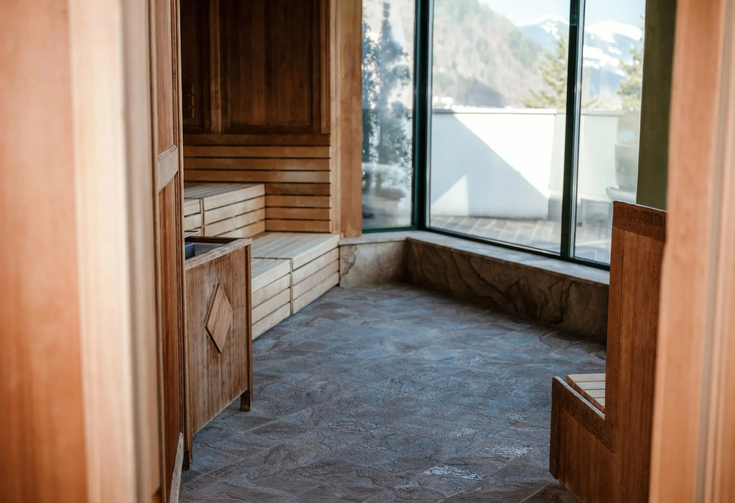 imgi_247_grand-hotel-sauna-mountain-view-wellness-room-0115.jpg