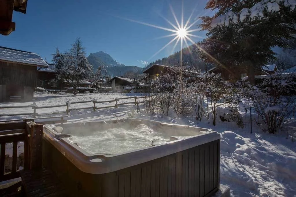 imgi_2_chalet-central-outdoor-hot-tub-garden-1024x683.jpg