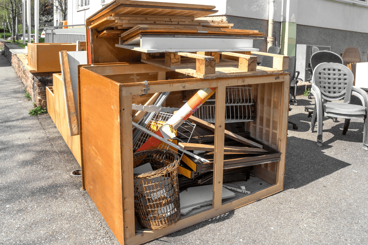 A Homeowner’s Guide to Responsible Furniture Disposal in Atlanta