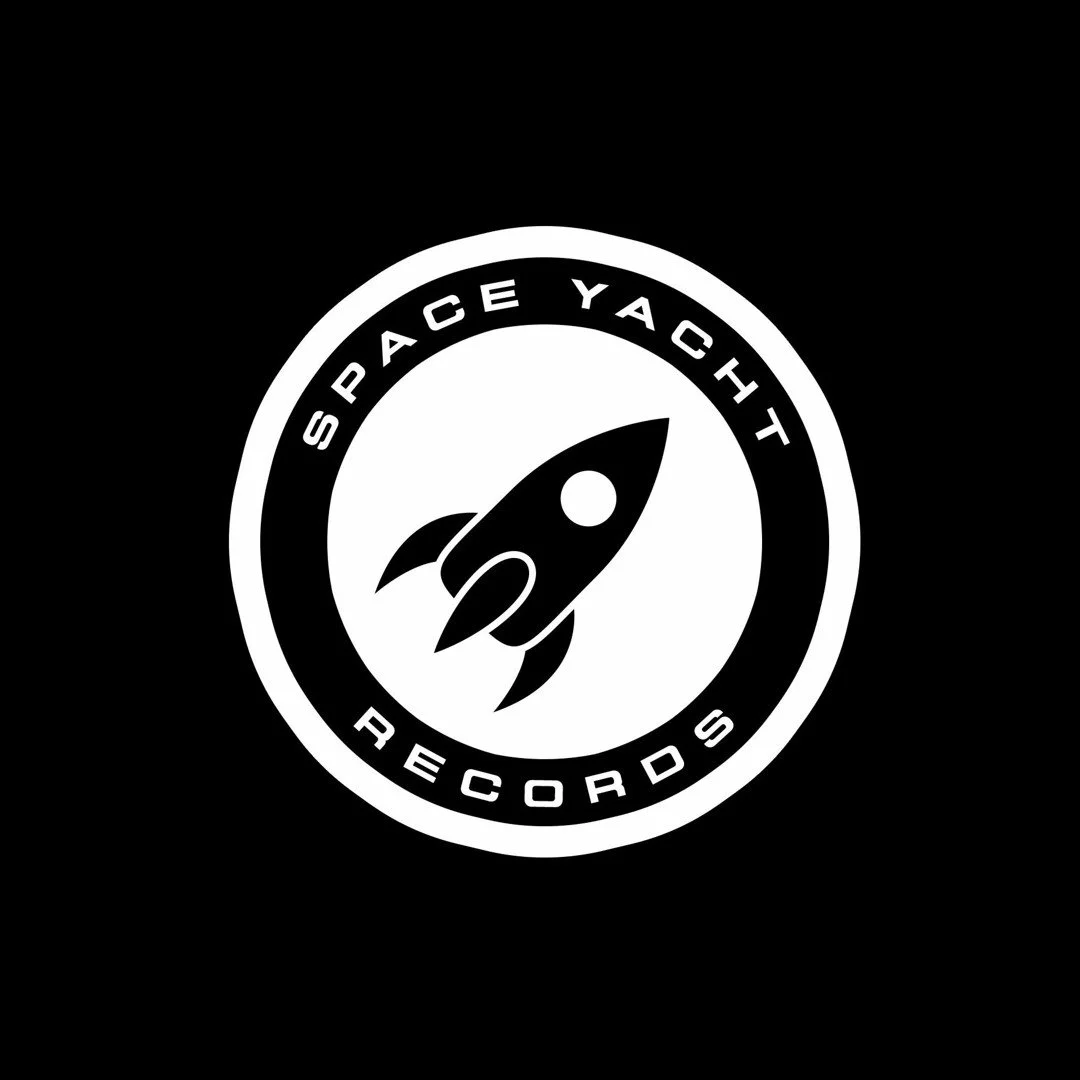 - Space Yacht
