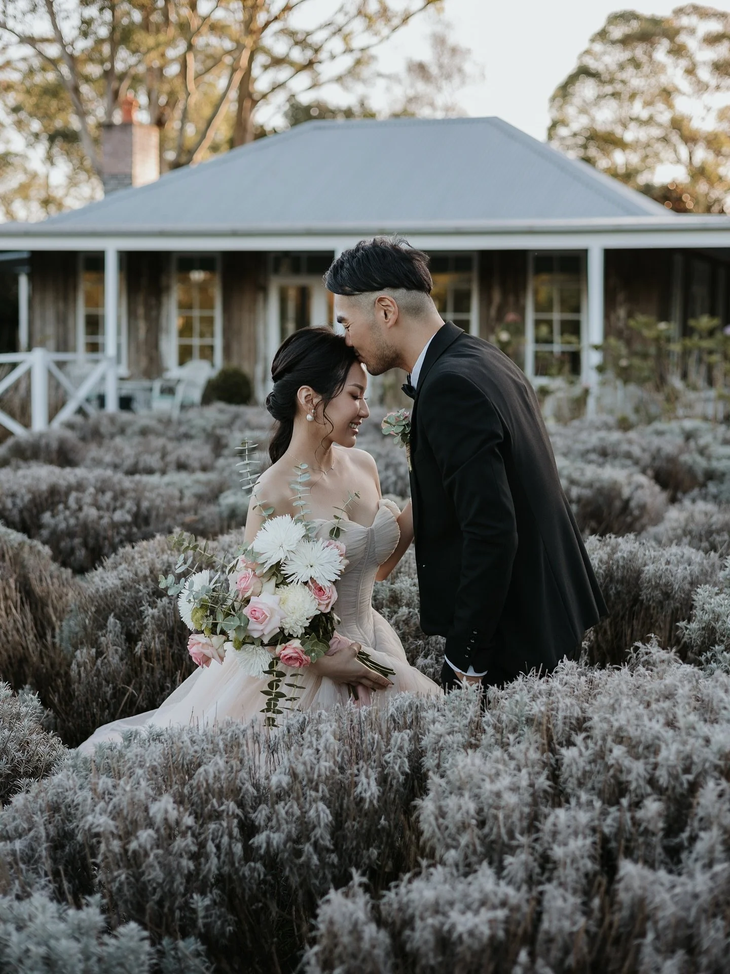 Among the gardens, love blooms eternal.
.
.
.
.
.
.
#Sydneyweddingphotographer #sydneyprewedding #sydneypreweddingphotographer #sydneyengagementphotographer #sydneyengagement #sydneyengagementphotography