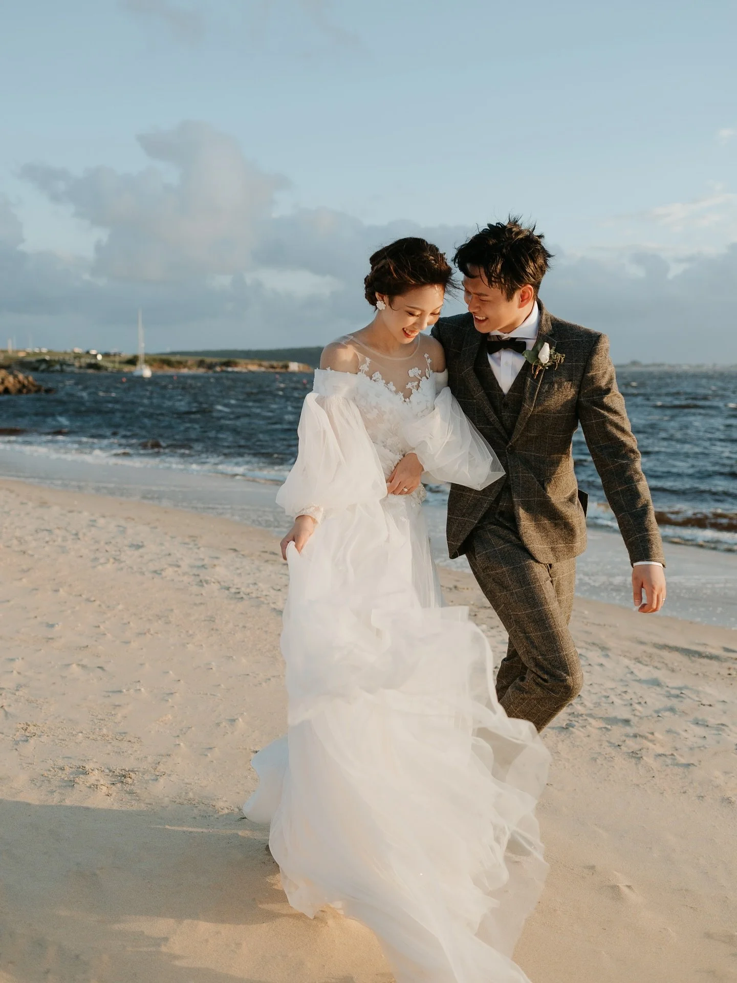 Laughing our way into forever 🤍✨
.
.
.
.
.
.
#twoinone #sydneyprewedding #sydneypreweddingphotographer #sydneyweddingphotography #悉尼婚纱摄影 #悉尼婚纱照 #悉尼约拍 #engagement #sydneyengagementphotographer #sydneyengagement