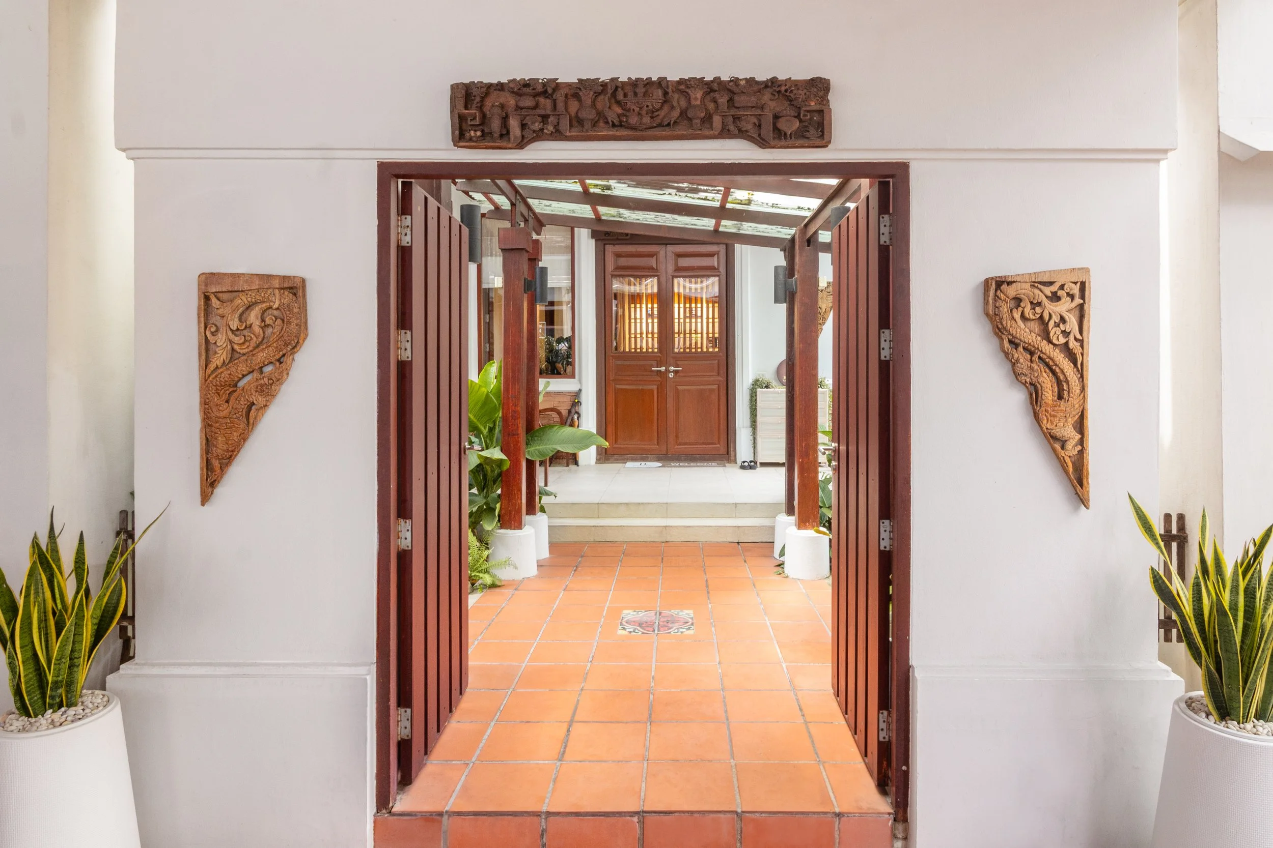 Healthi-Life Bangkok regenerative medicine clinic entrance