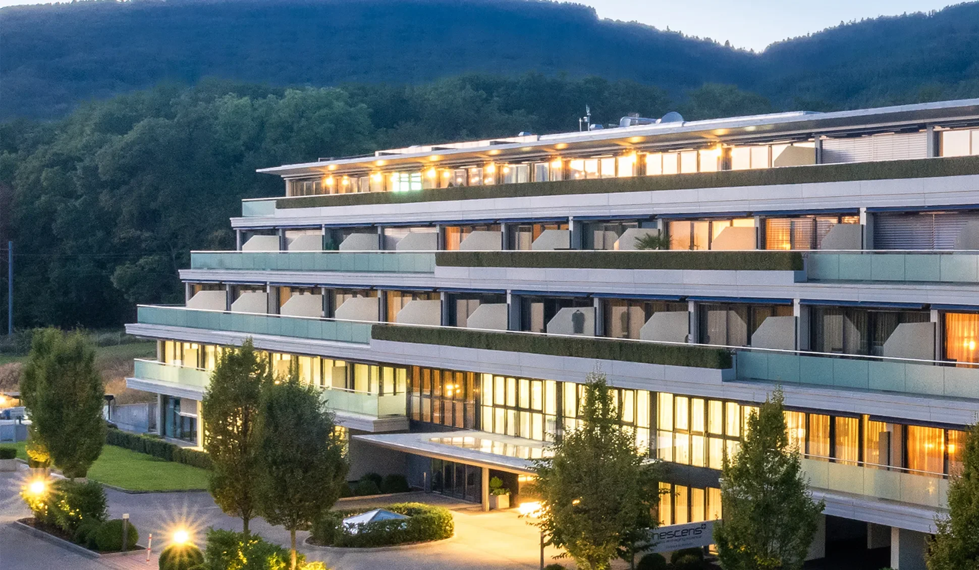 Clinique Nescens (Switzerland) offers advanced preventive and diagnostic medicine, focusing on enhancing longevity and well-being with personalized, state-of-the-art treatments.