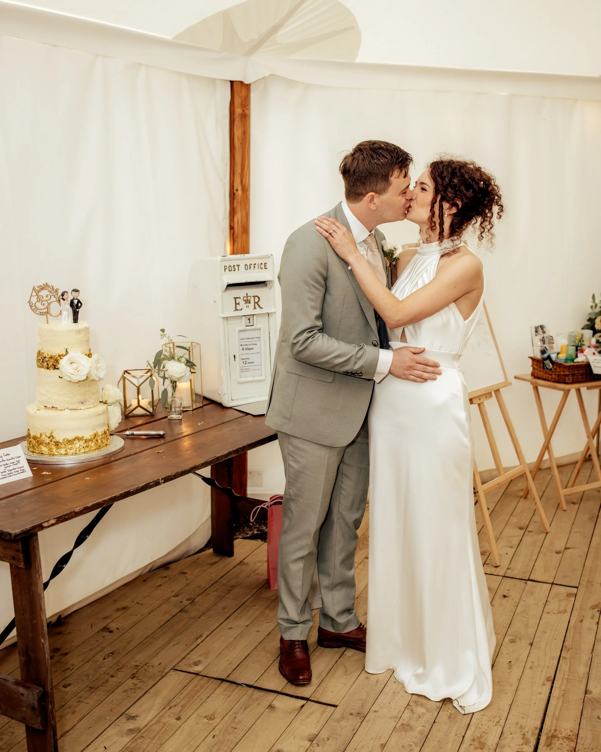 Gisburne-park-estate-wedding-photograph-2109.jpg