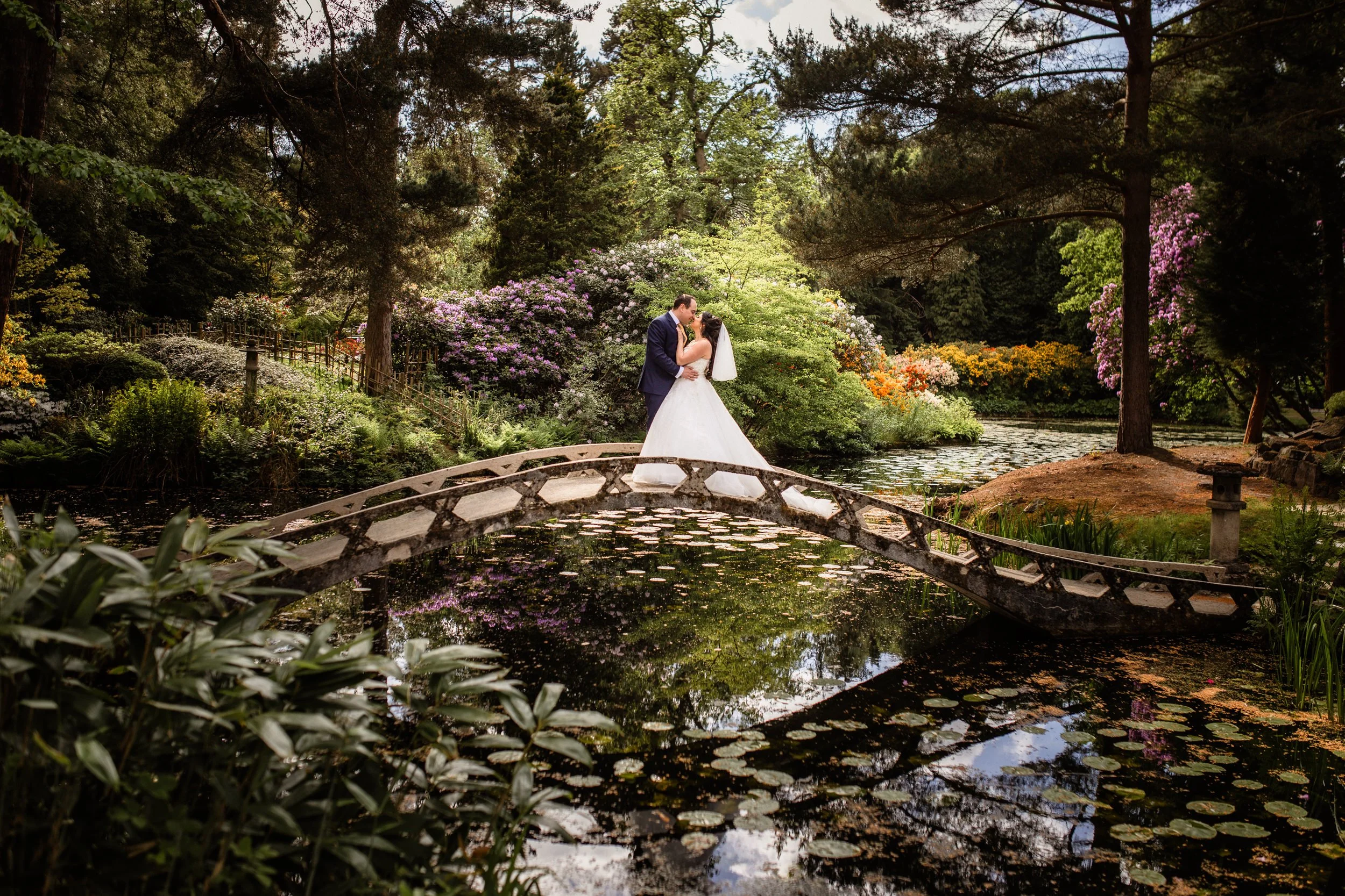tatton-park-japanese-garden-kiss.jpg