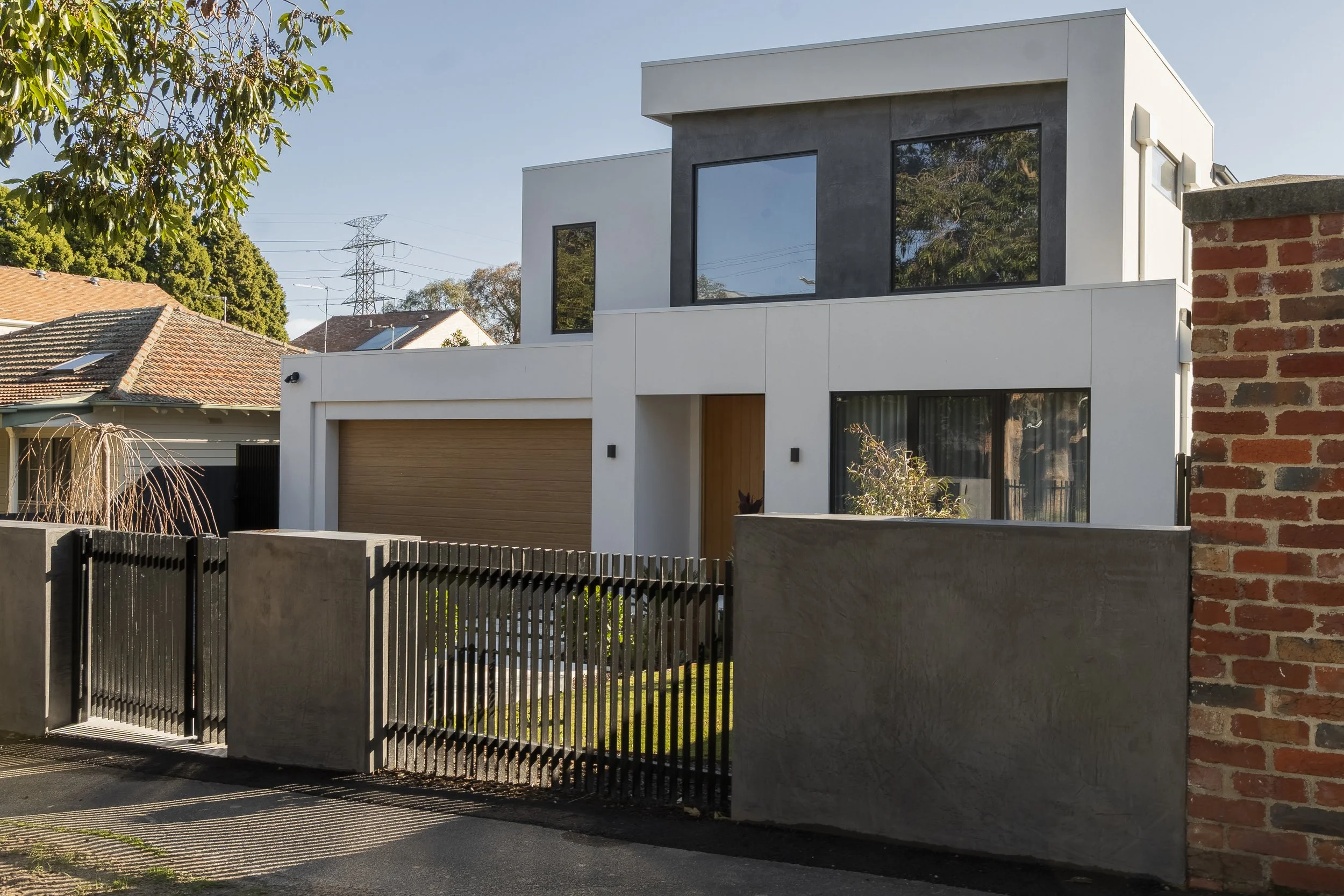 Aluminium blade fencing and electric gates