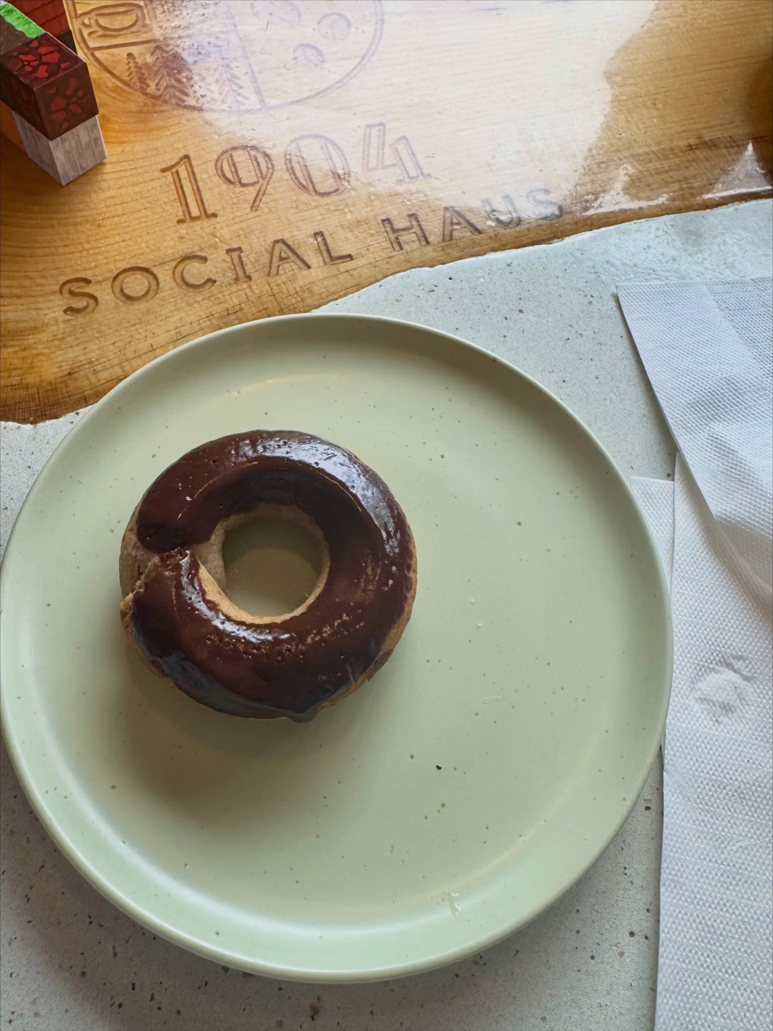Enjoying a protein donut @1904socialhaus 

10g protein
5g fiber
Gluten-free

A smarter way to snack with your coffee.

#bhallaprotein #proteindonuts #healthysnacks #1904socialhaus