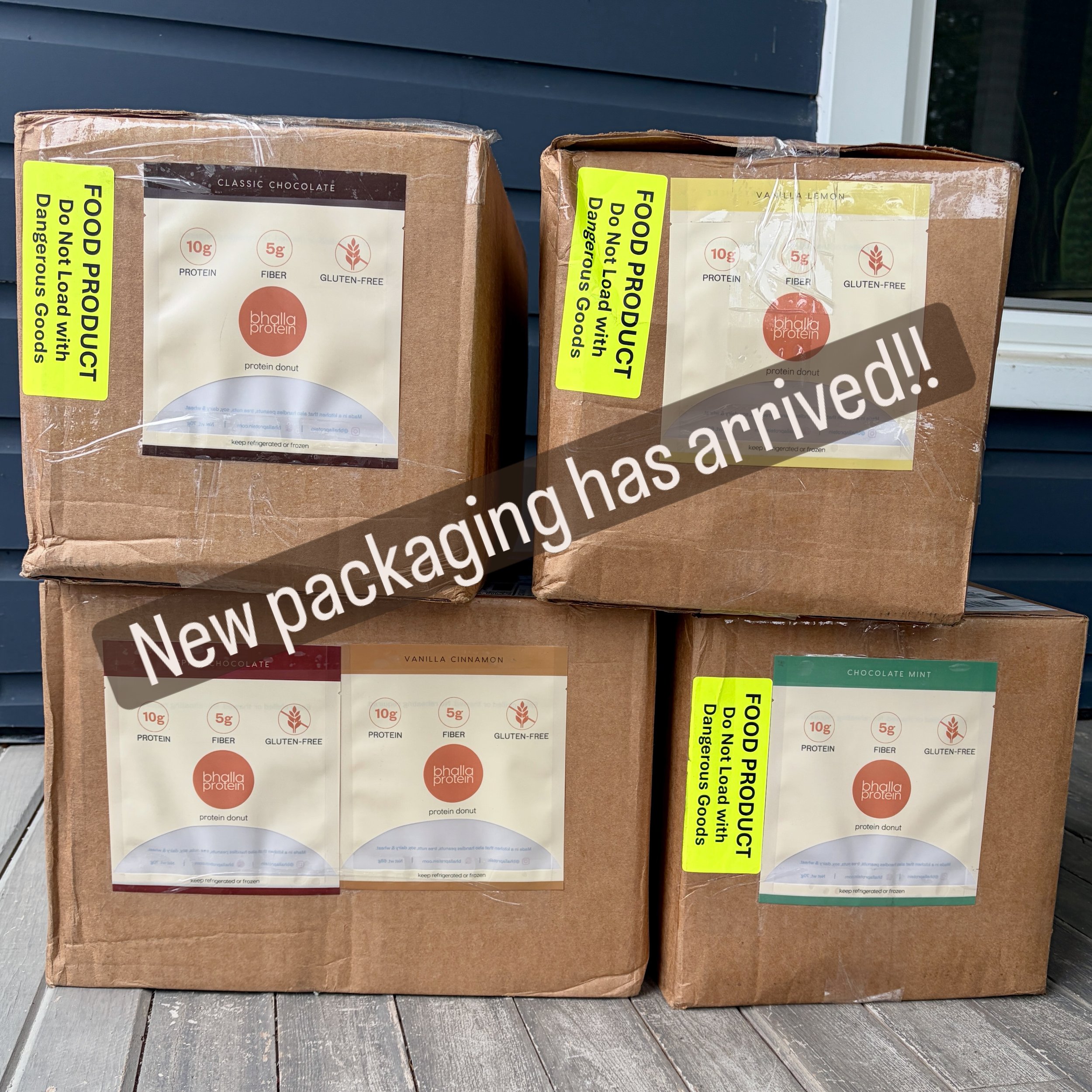 A very exciting delivery showed up at our doorstep today! 

Reveal coming soon 😉

#bhallaprotein #proteindonuts #healthysnacks