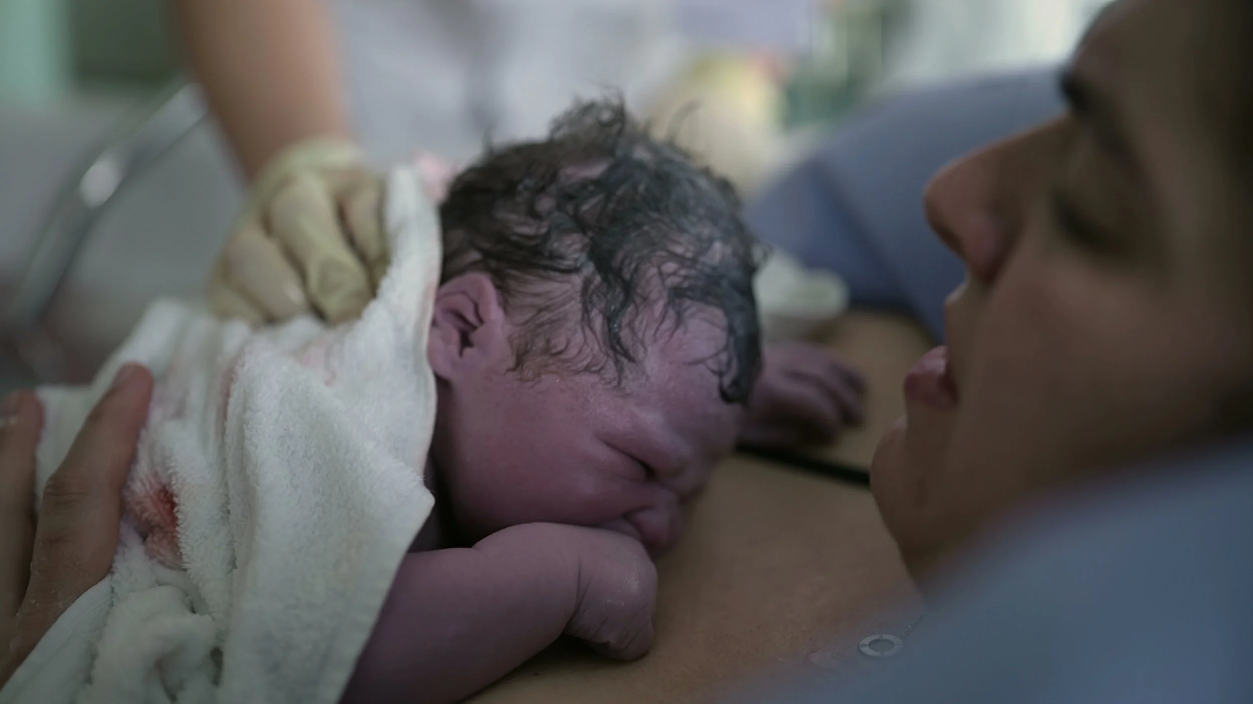 First births with a simplified culture system for clinical IVF and embryo transfer