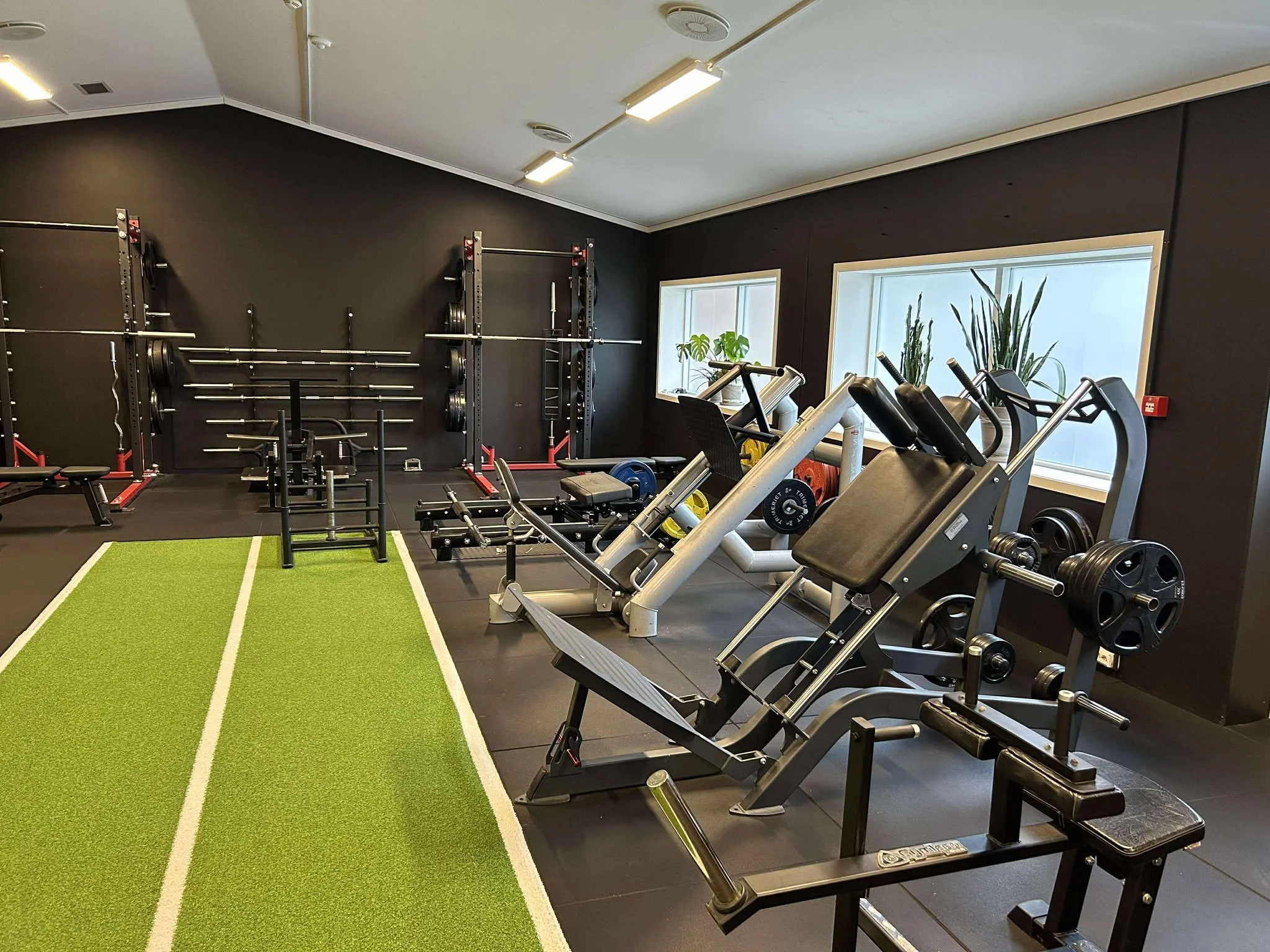 Leg press og hacksquat på Trimeriet Vormedal