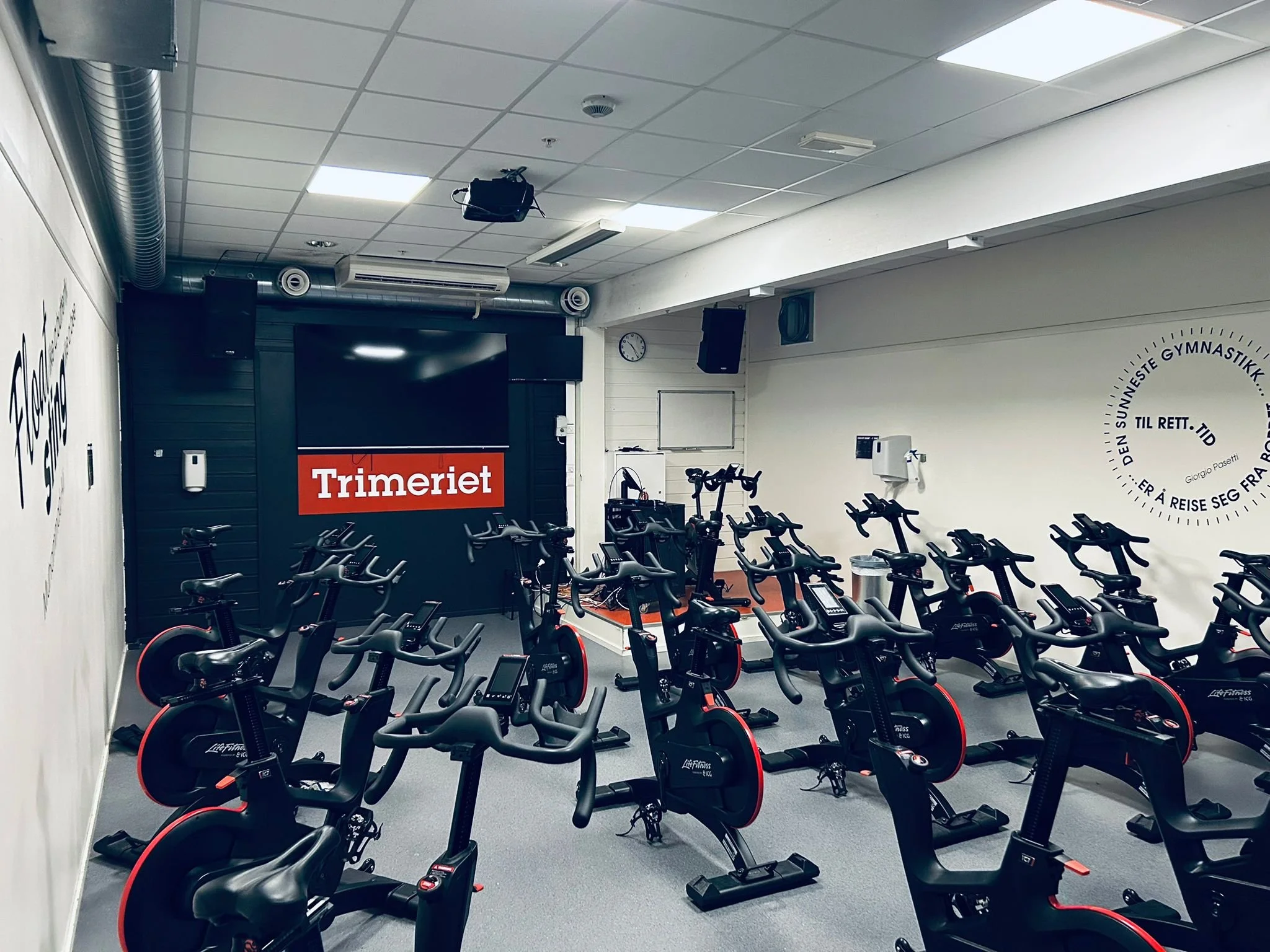 Spinningssal, med IC-7 spinningssykler