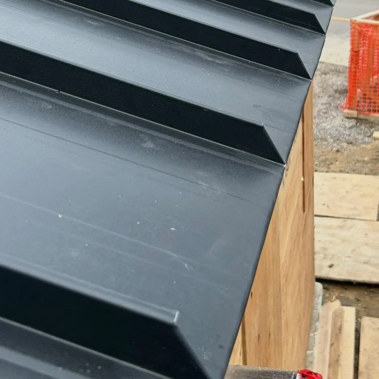 A recent project where we installed some 24 gauge 16 inch wide textured black standing seam panels with Titanium PSU30 high temperature ice and water shield!

#roofing #roofinglife #torontobuilders #torontocustomhomes #torontorenovation