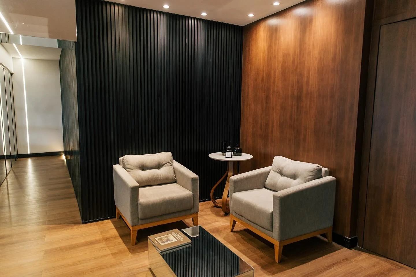 Sleek. Durable. Maintenance-free.
Our black powder-coated aluminum slats bring modern texture without the warping, fading, scratching, or upkeep of wood, composite, or PVC.
Get the luxury accent without all the hassle.
Comment or DM us and we&rsq