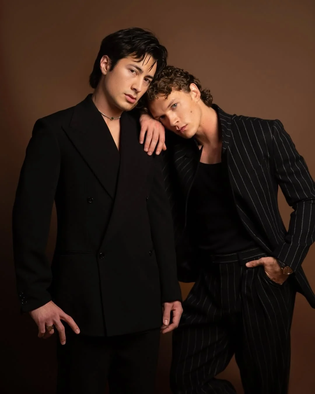 FRIDAY JUST GOT HOTTER 🥵🥵🥵🥵🥵🥵

Photography by @parkburrphoto for @vanityfair