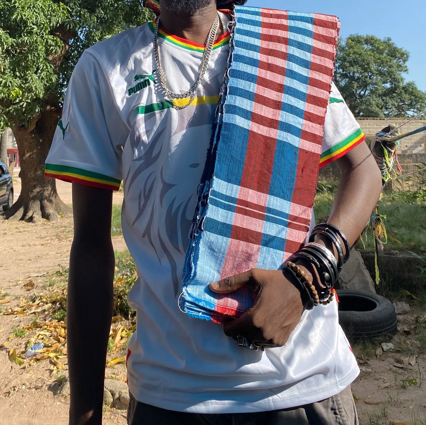 Tissage &agrave; Ziginchor et d&eacute;couverte de la Casamance, S&eacute;n&eacute;gal
Oct 2024

J&rsquo;ai visit&eacute; une partie de la Casamance &agrave; la recherche de tisserands accompagn&eacute; de mes guides, Amadou et Jules et de ma compagn