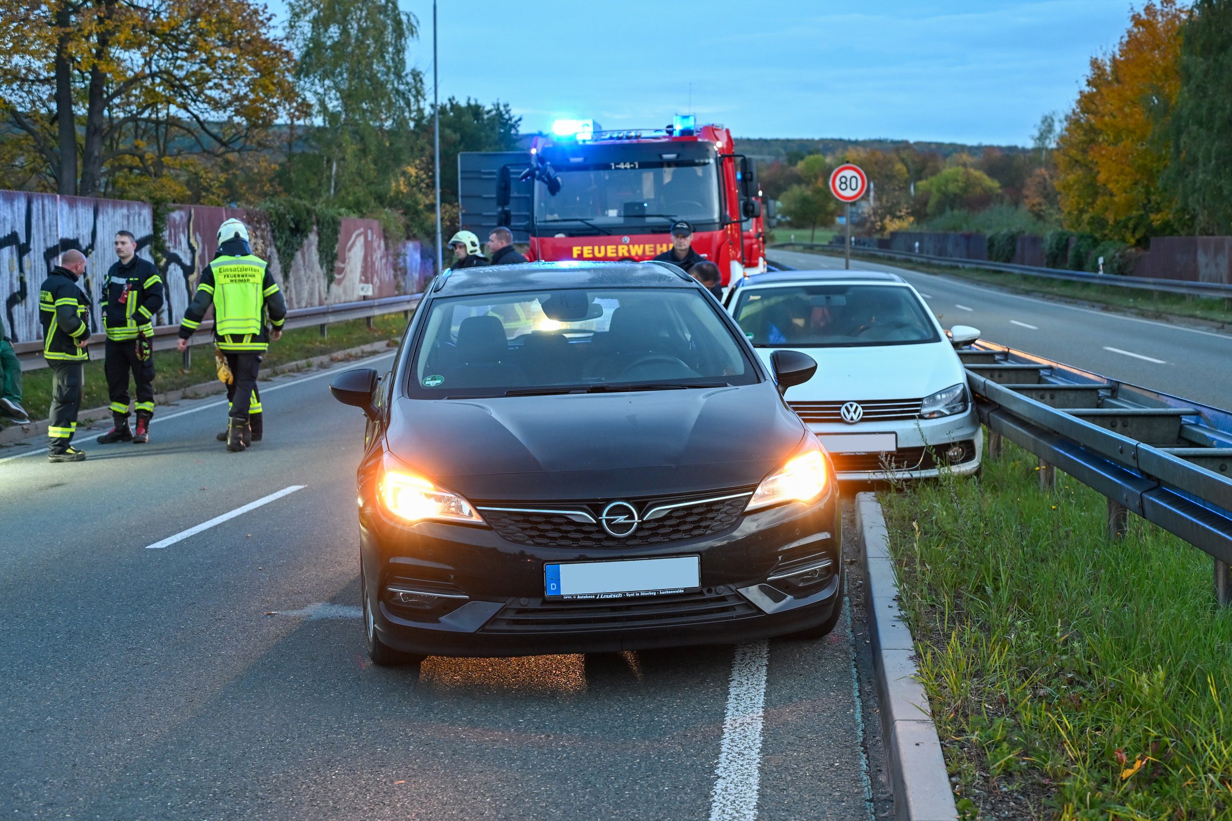 Ersthelfer retten Leben: Vollsperrung der B7 bei Weimar nach medizinischem Notfall