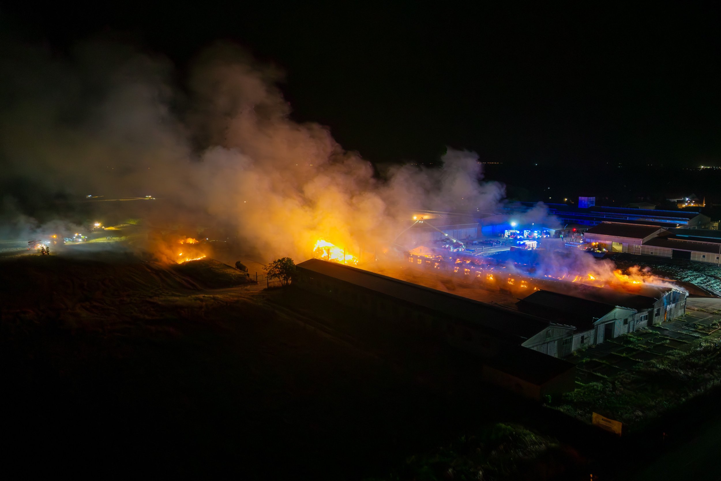 Großbrand in landwirtschaftlichen Betrieb in Udestedt