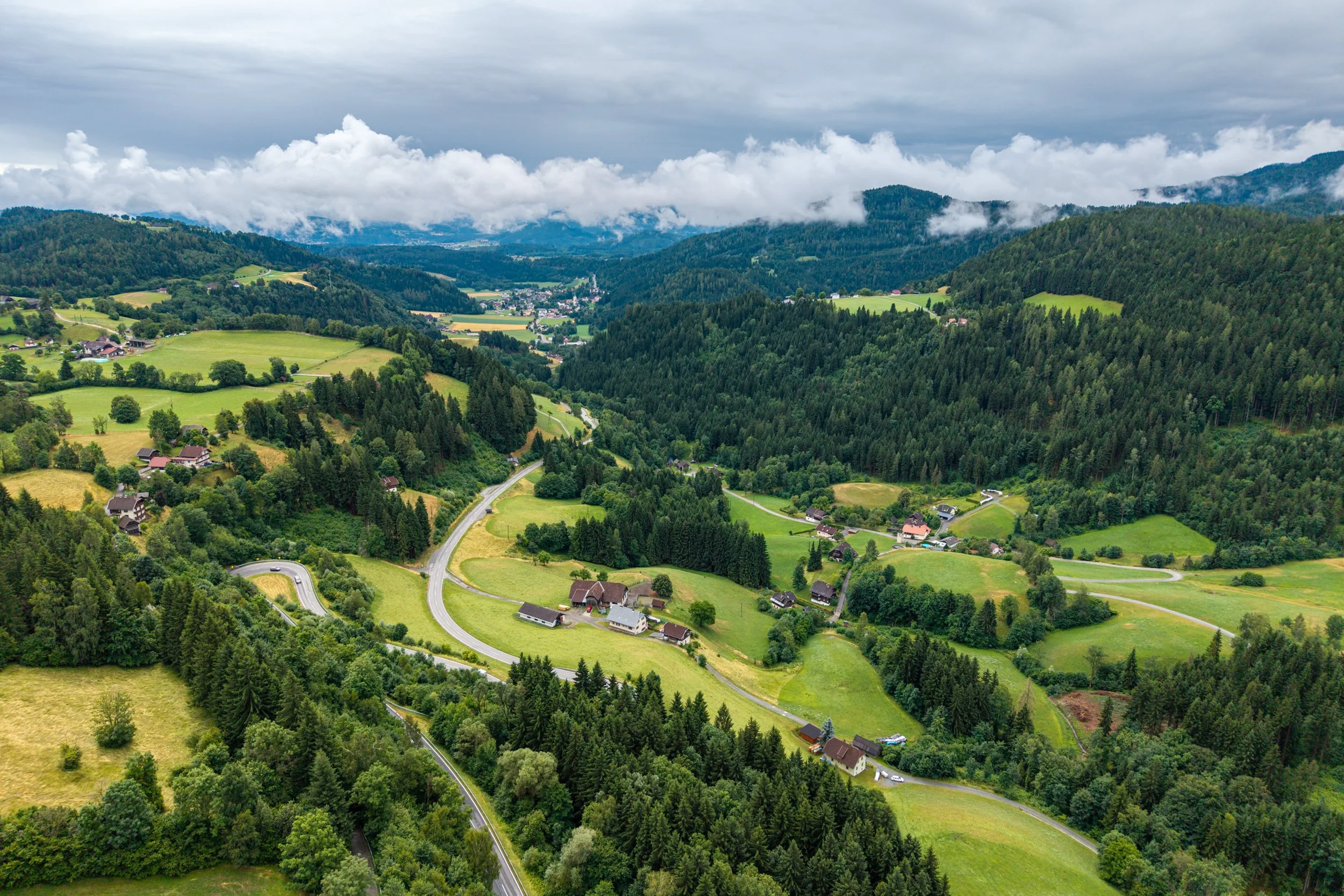 Nockalmstrasse in Kärnten bei Regen