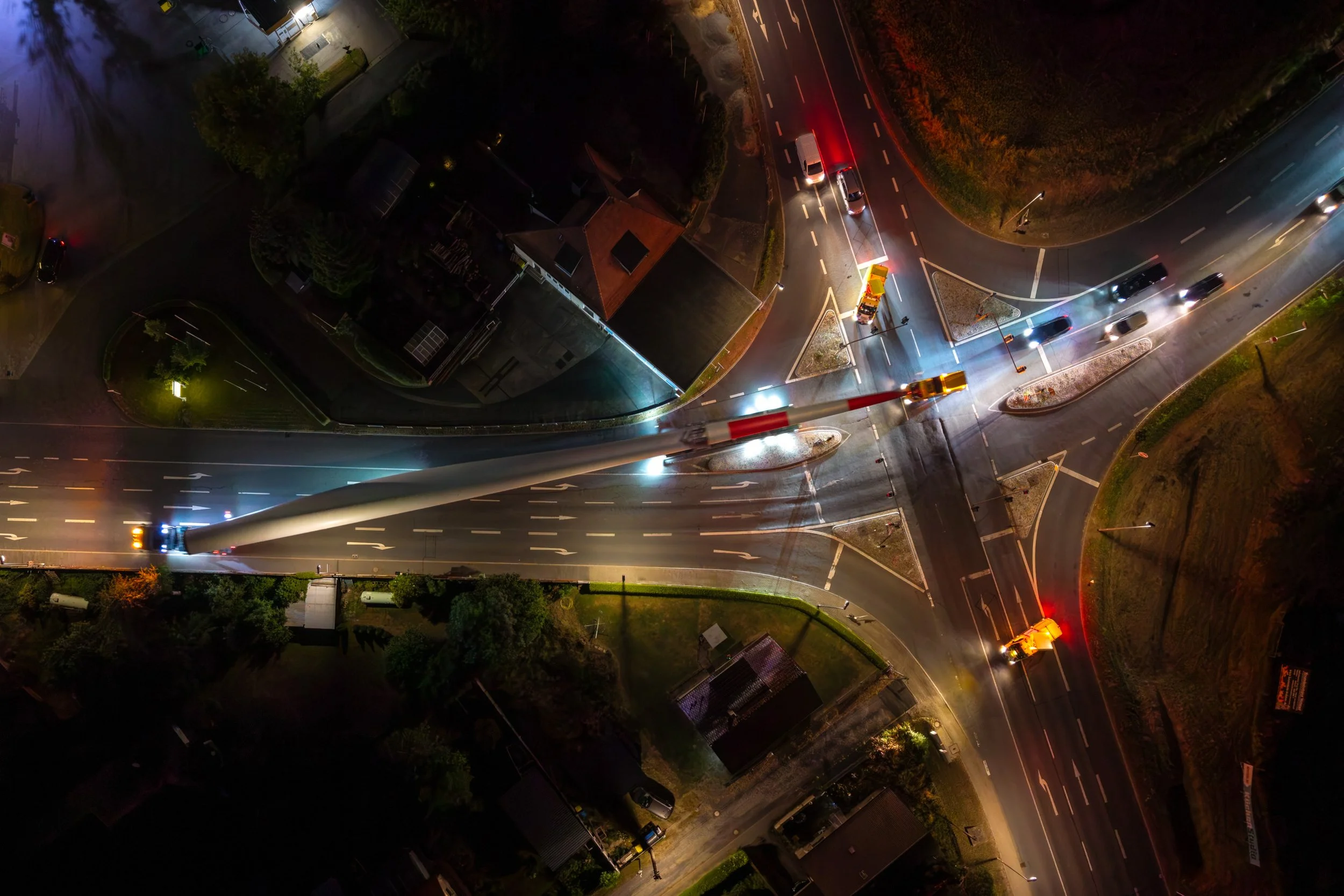 80m Schwertransporte mit Windradflügeln durchfahren das Weimarer Land