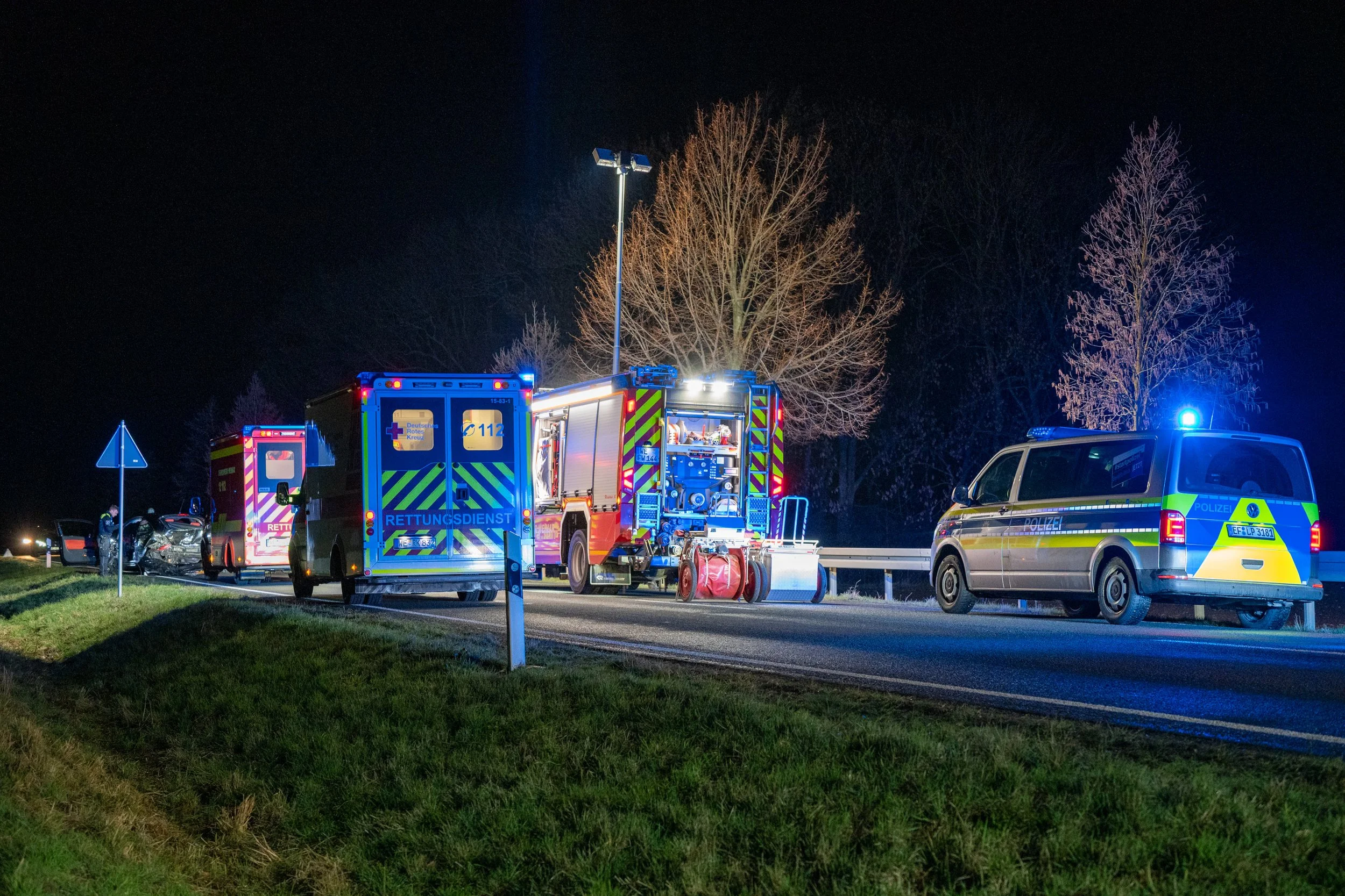Schwerer Unfall auf der B85: Pkw 90 Meter weit geschleudert