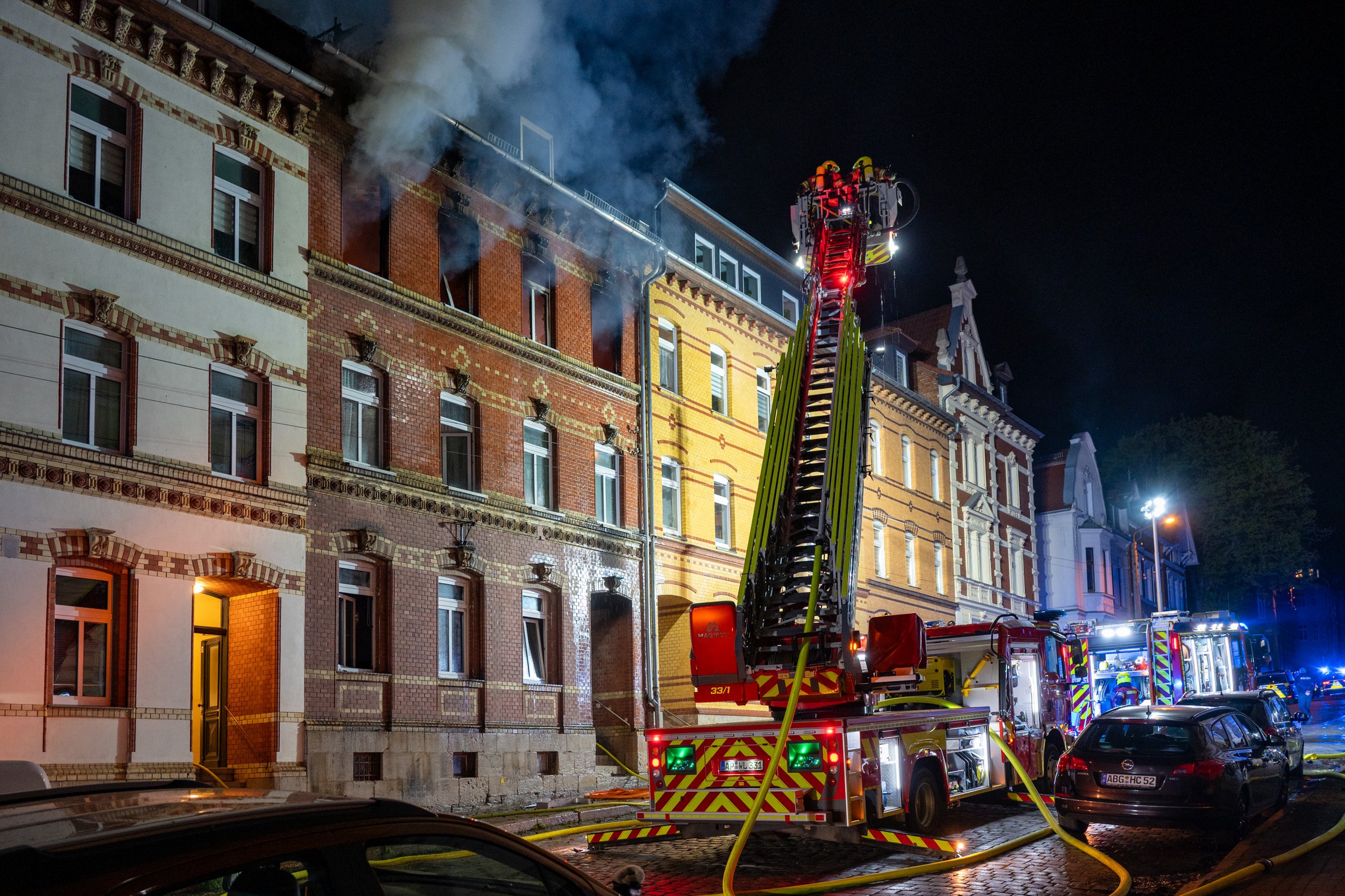 Großbrand in Apolda fordert mehrere verletzte Personen