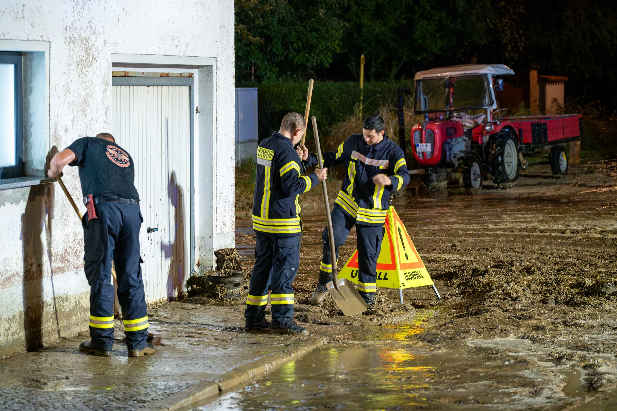 Unwetter über Weimar: Schlammlawine rollt durch Süßenborn