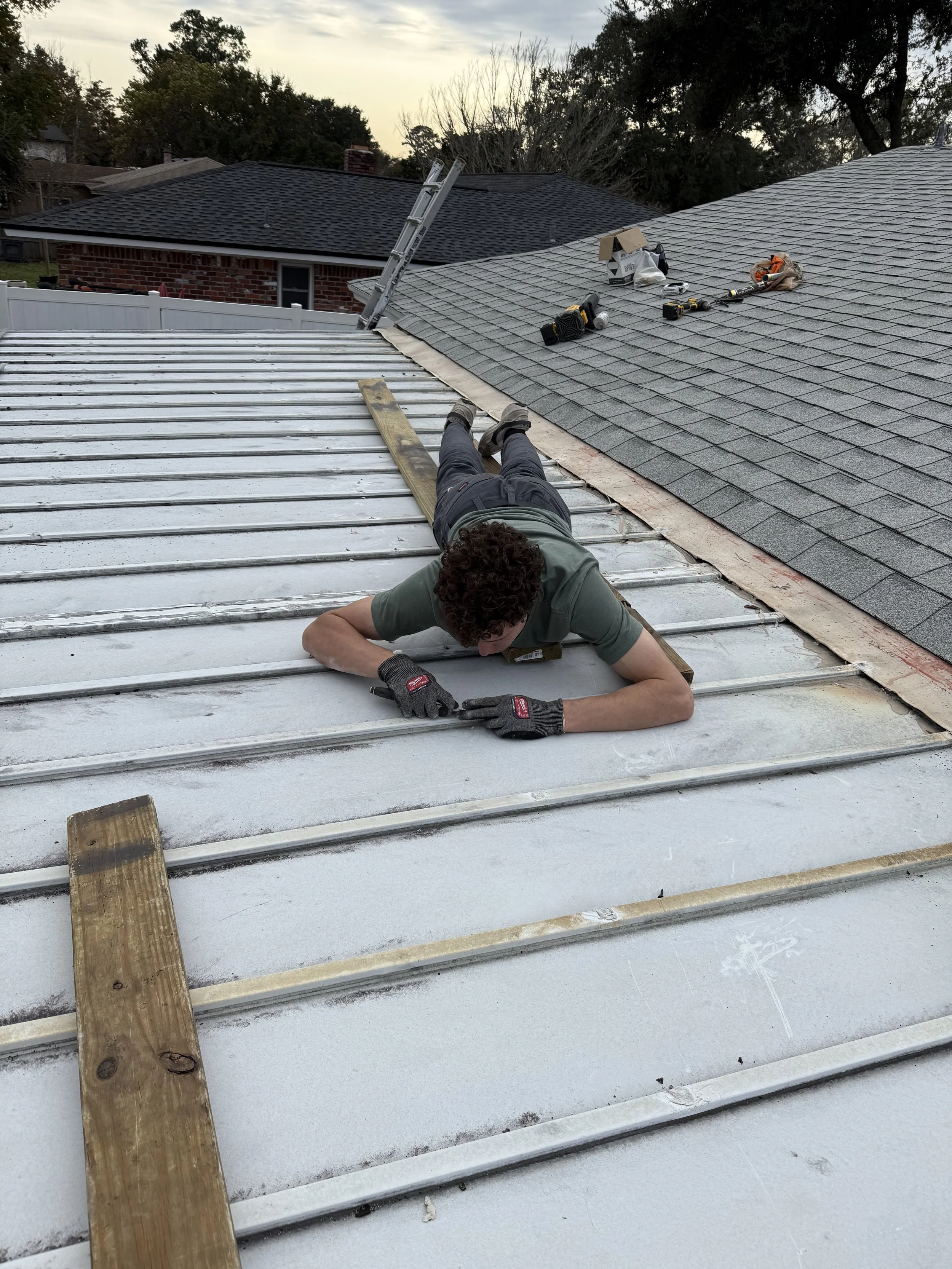 Leaking Aluminum Roof Service