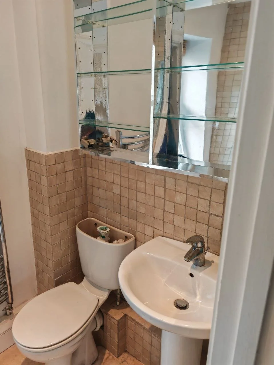 Hartstead-homes-bathroom-renovation-before.jpg