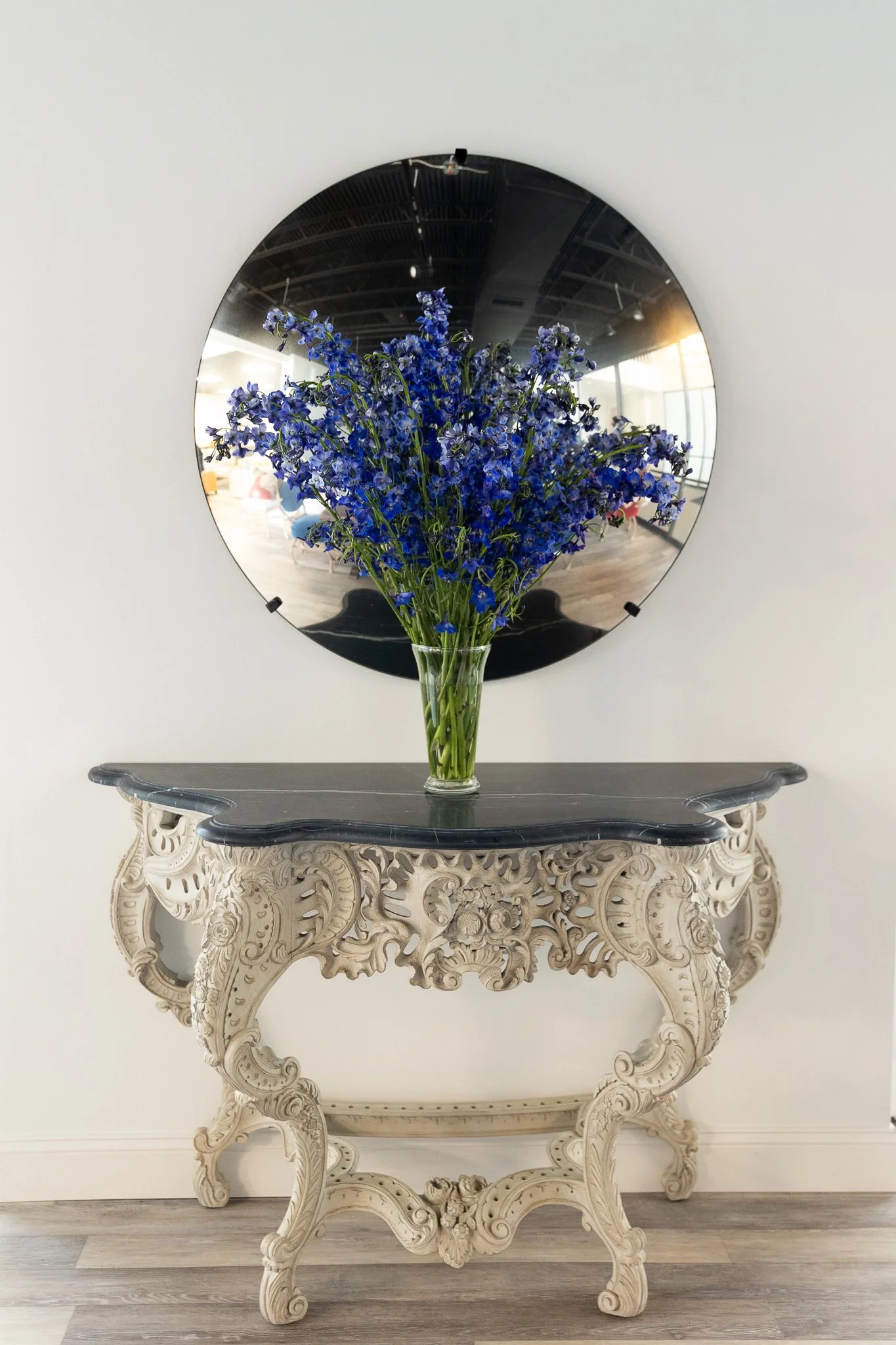 Victoire Console Table
