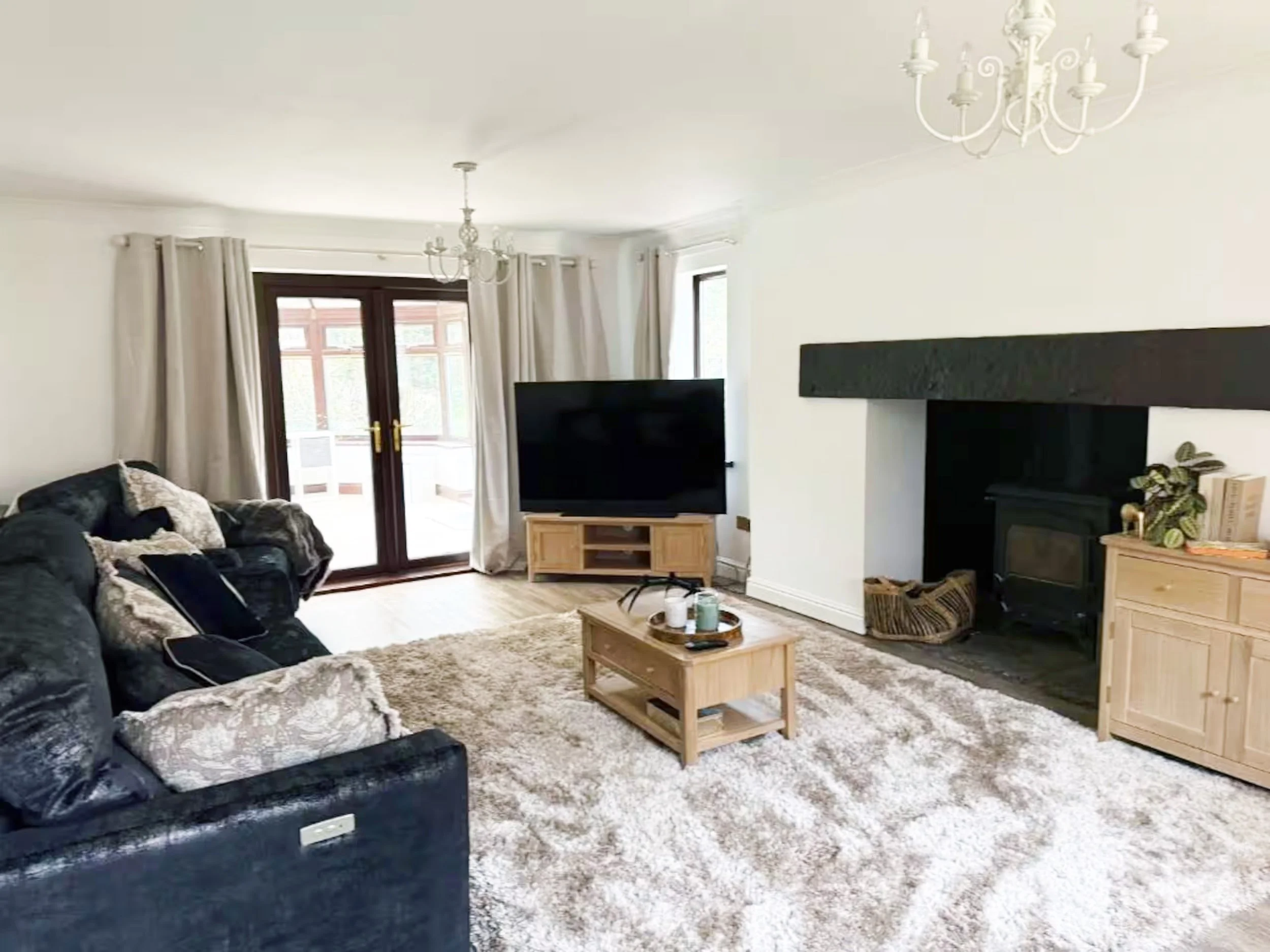 Living Room copy.jpg (Copy) (Copy) (Copy) (Copy) (Copy) (Copy) (Copy)