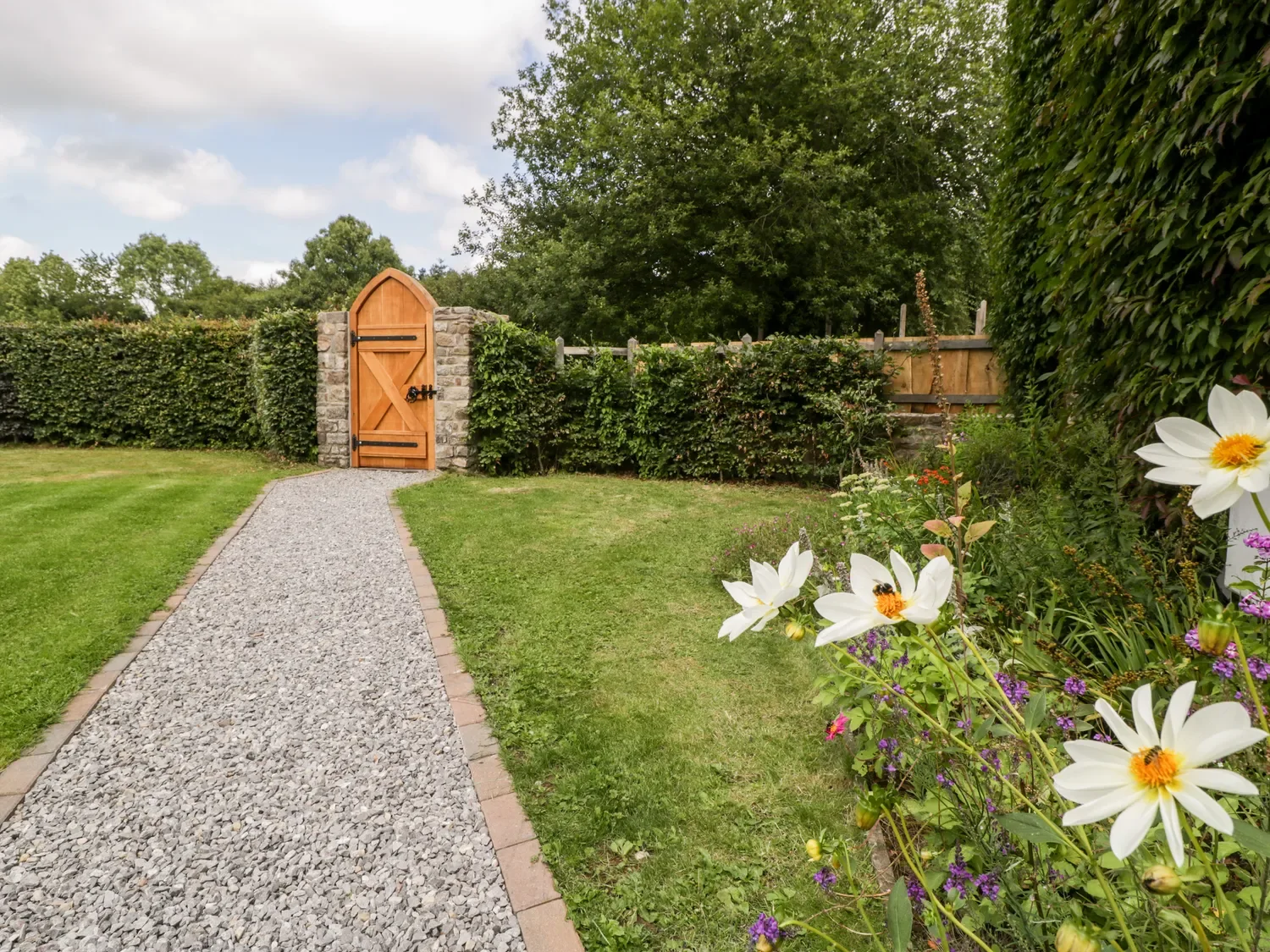 sc_1691741822_1129179_47.webp (Copy) (Copy) (Copy)