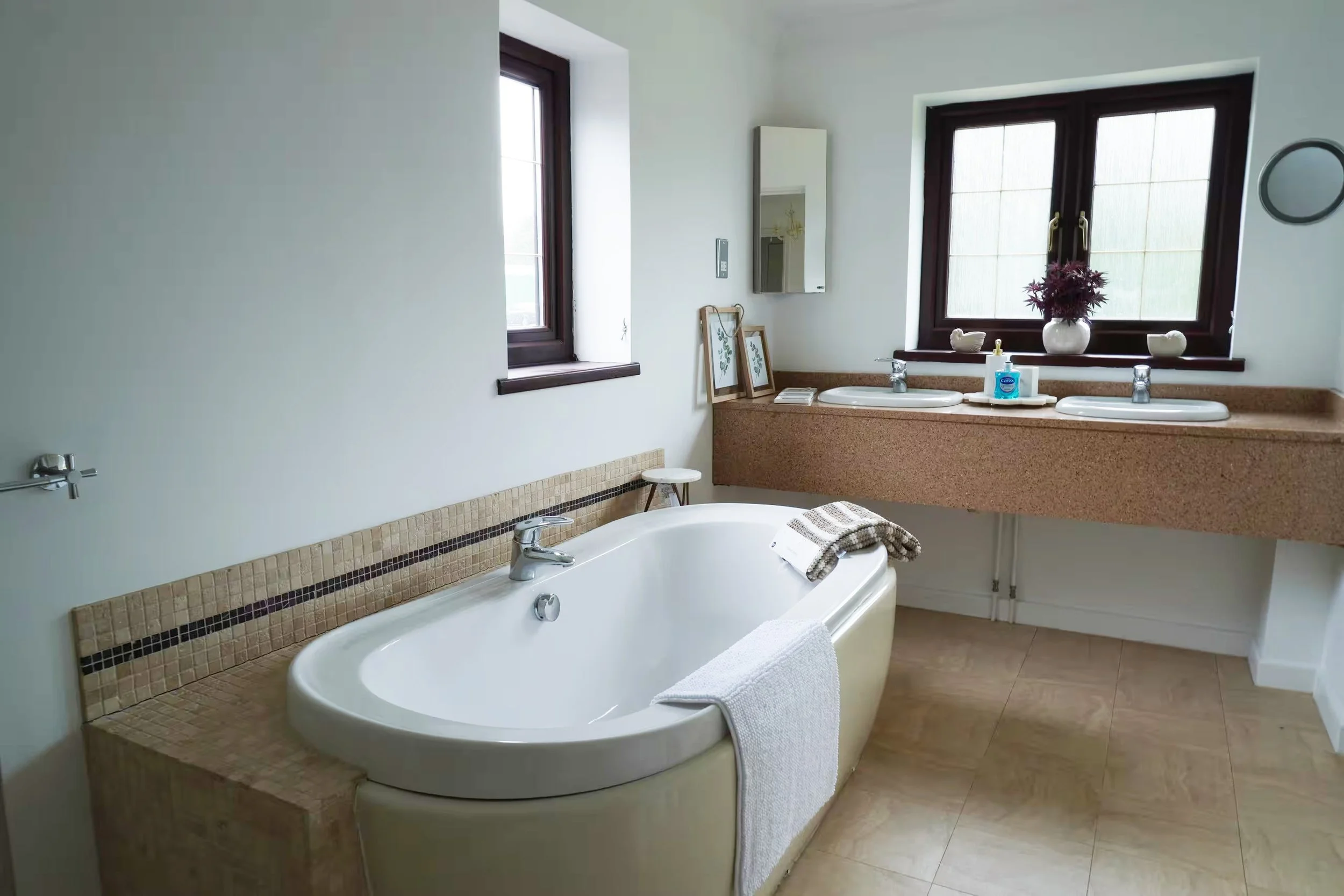 En Suite 1 copy.jpg (Copy) (Copy) (Copy) (Copy) (Copy) (Copy) (Copy)