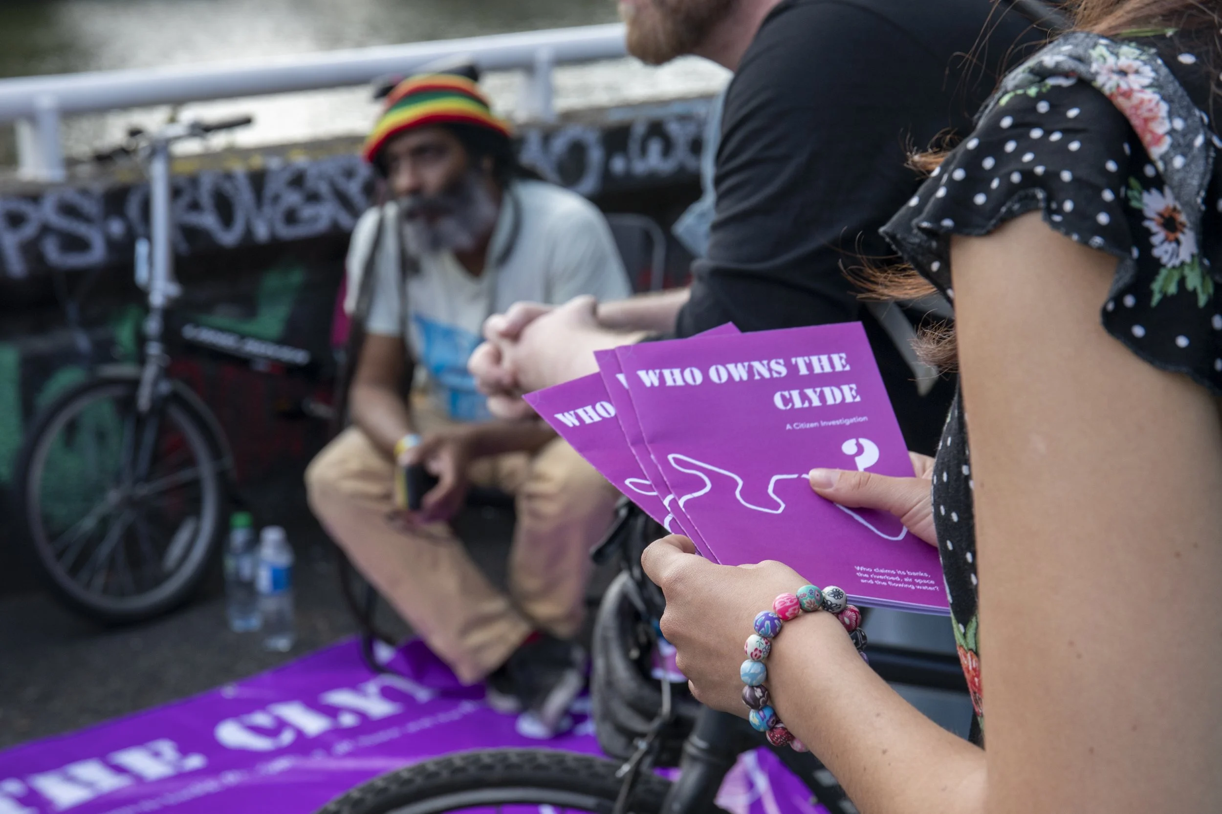 Flyer close up on Clyde1_copyright DanieleSambo.jpg