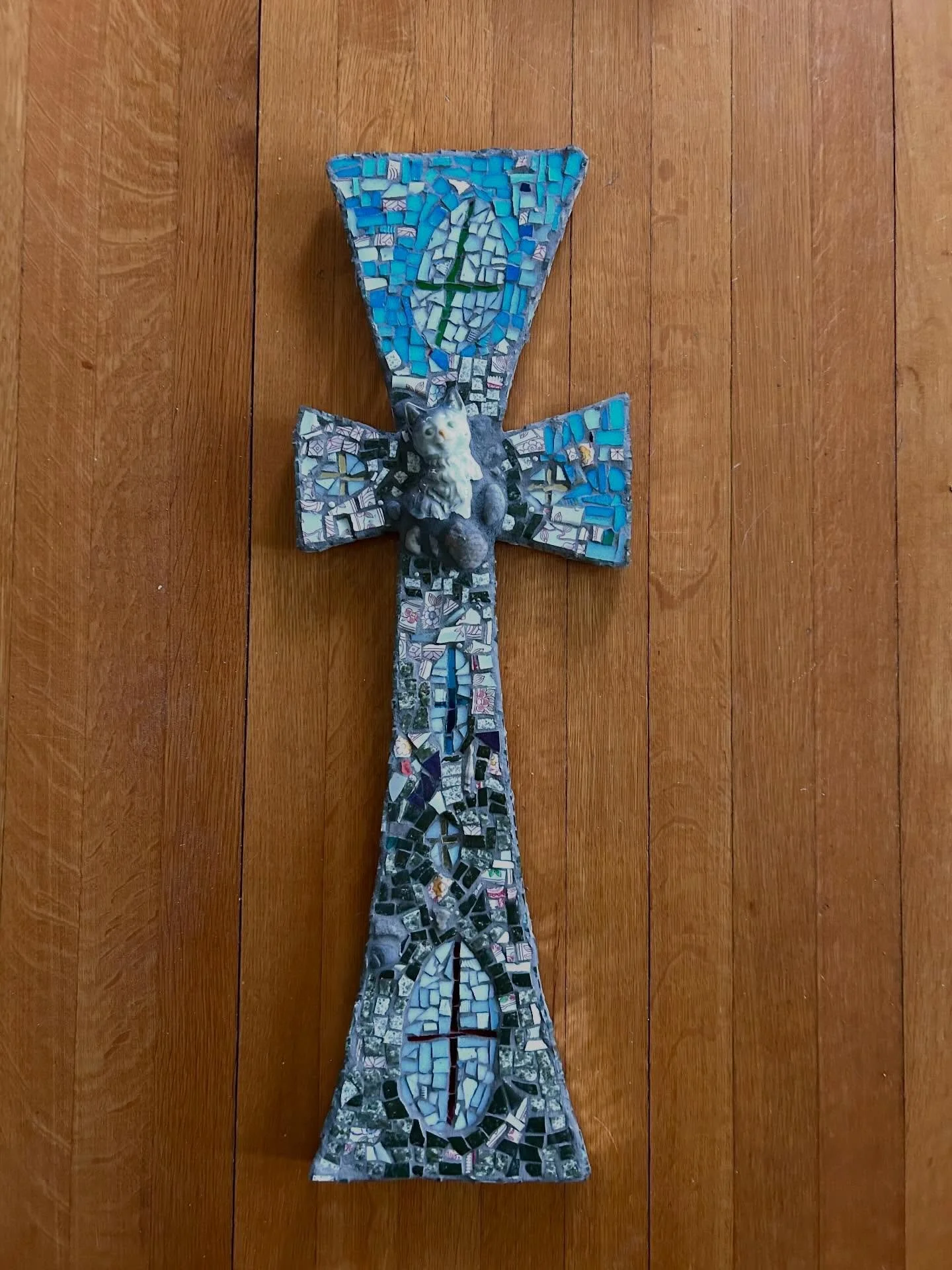 Big giant cross with kitten 🐈🐈&zwj;⬛