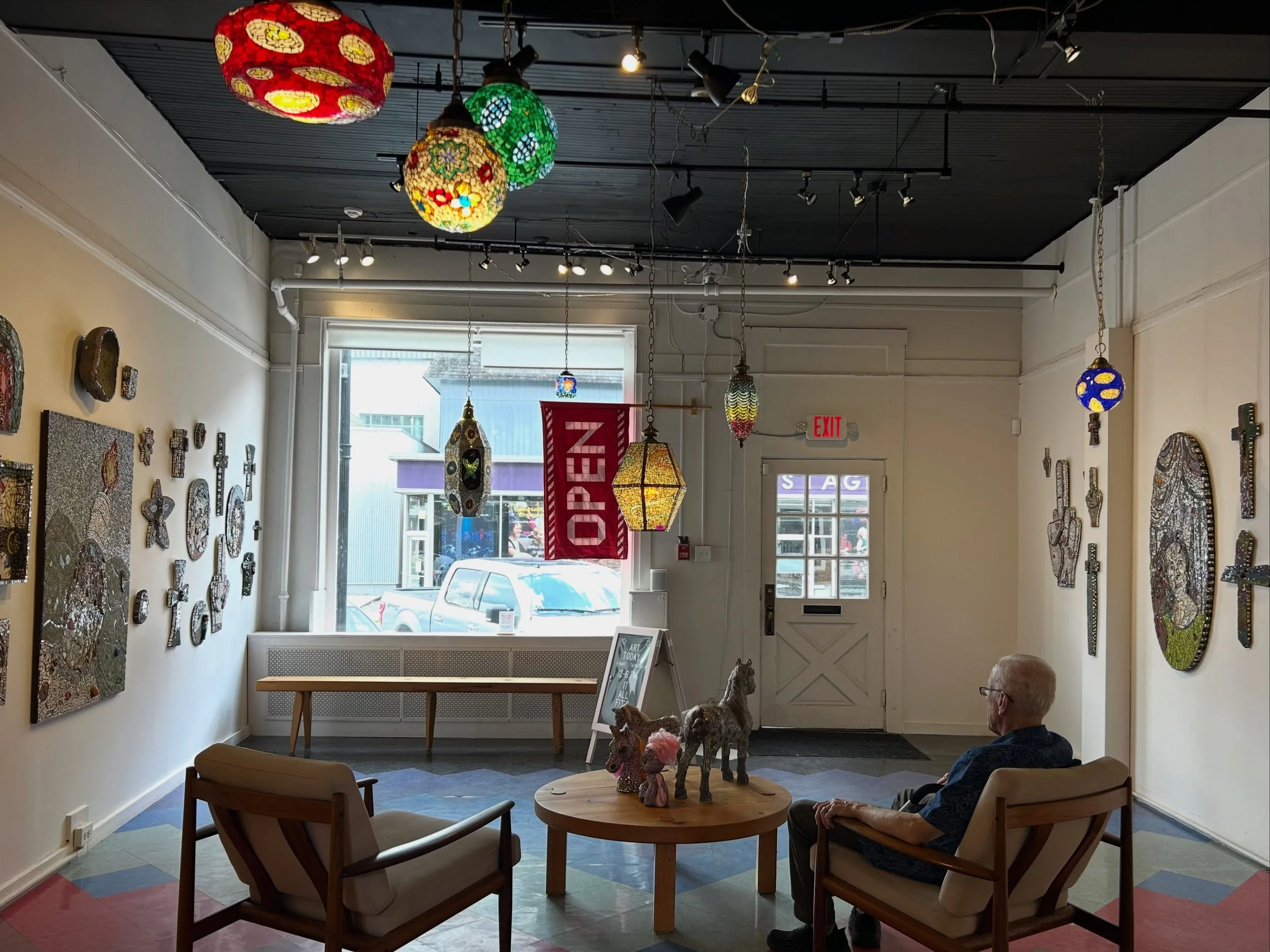 Open today noon -6 @kishka.vt ! 
Thx @leggettmurphy for the photo!