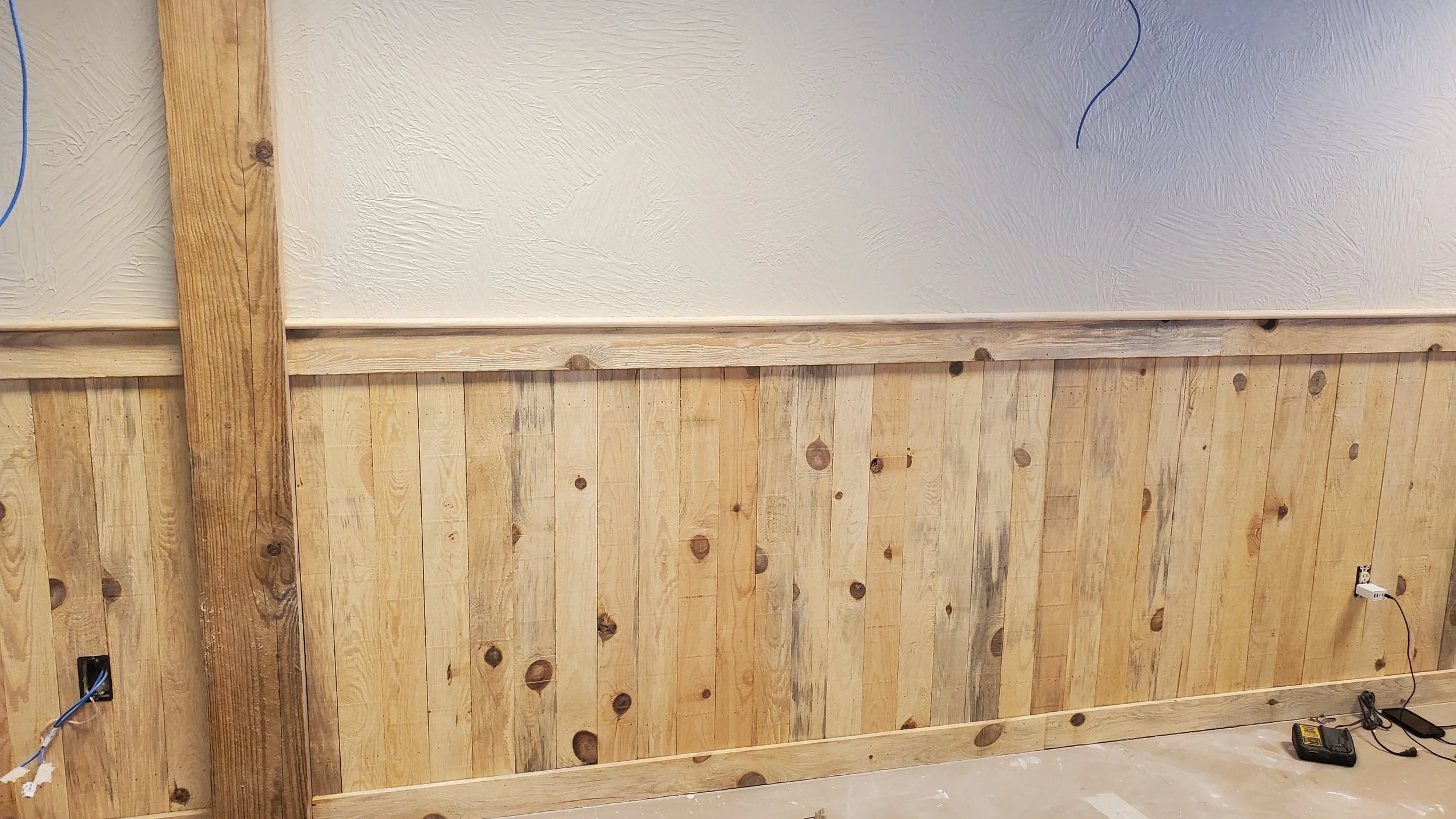 Wainscoting 