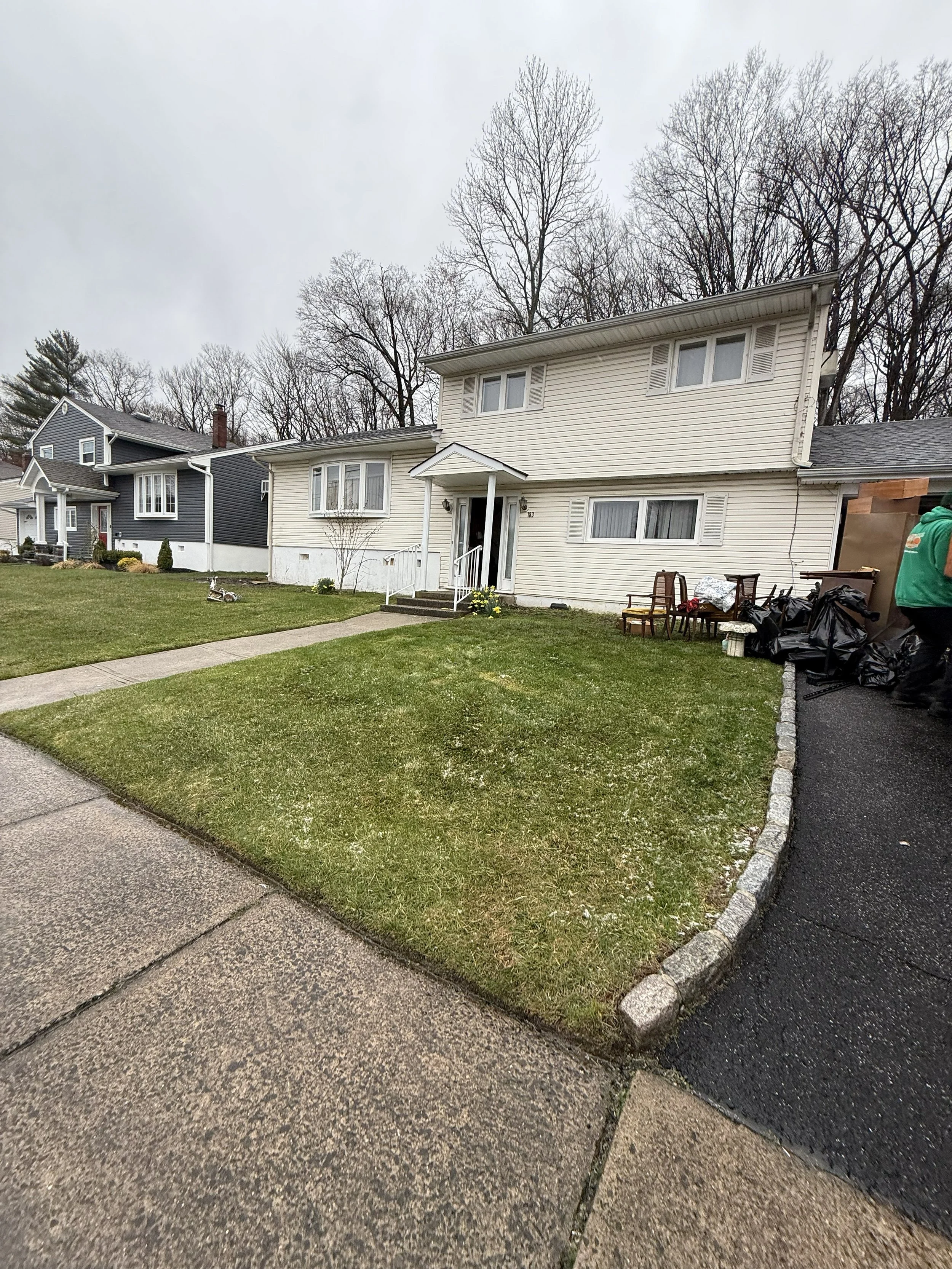 183 Winifred Drive - Before (5).jpeg