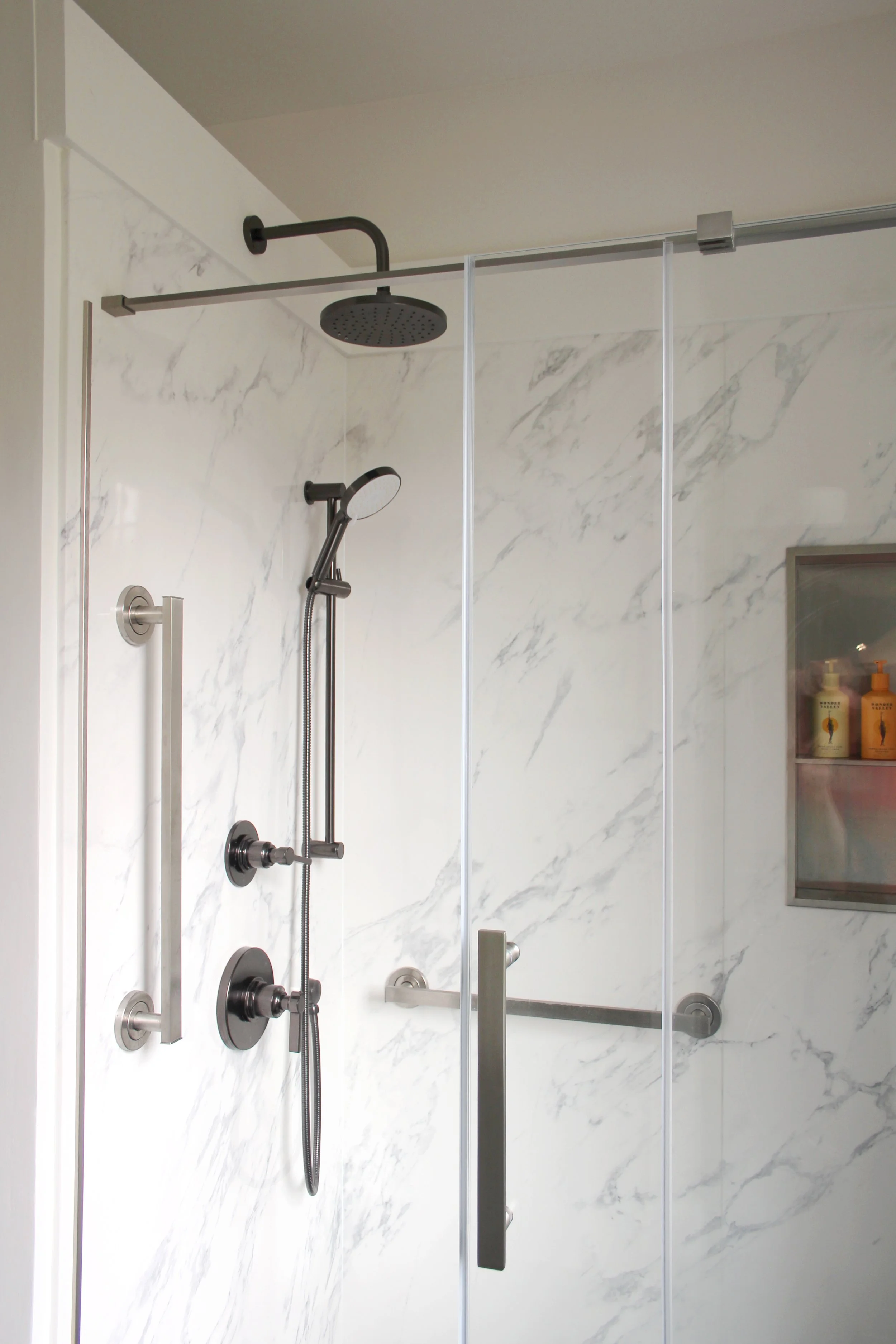 bathroom_shower_2_9918_edit.jpg