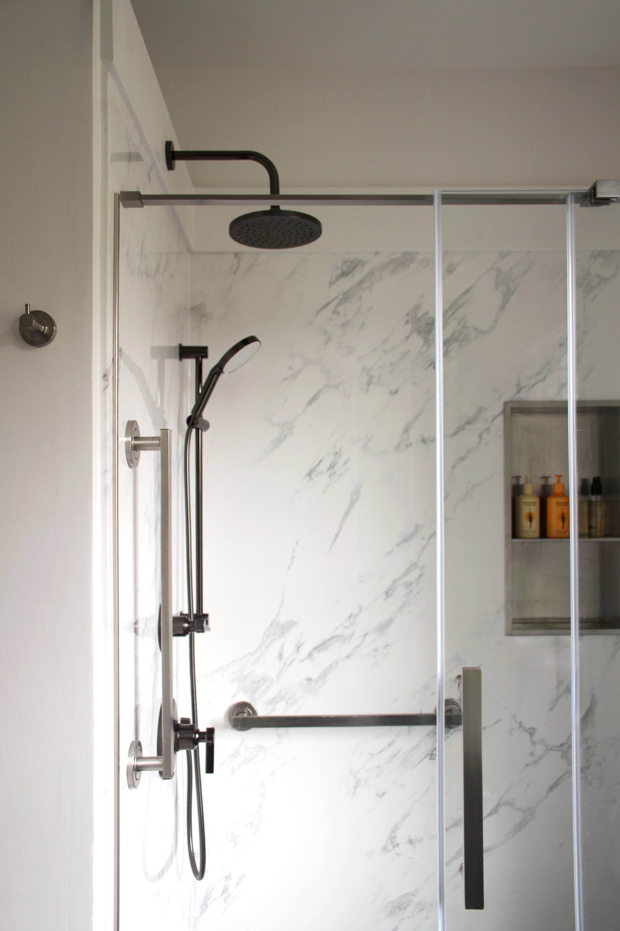 bathroom_shower_3_9919_edit.jpg
