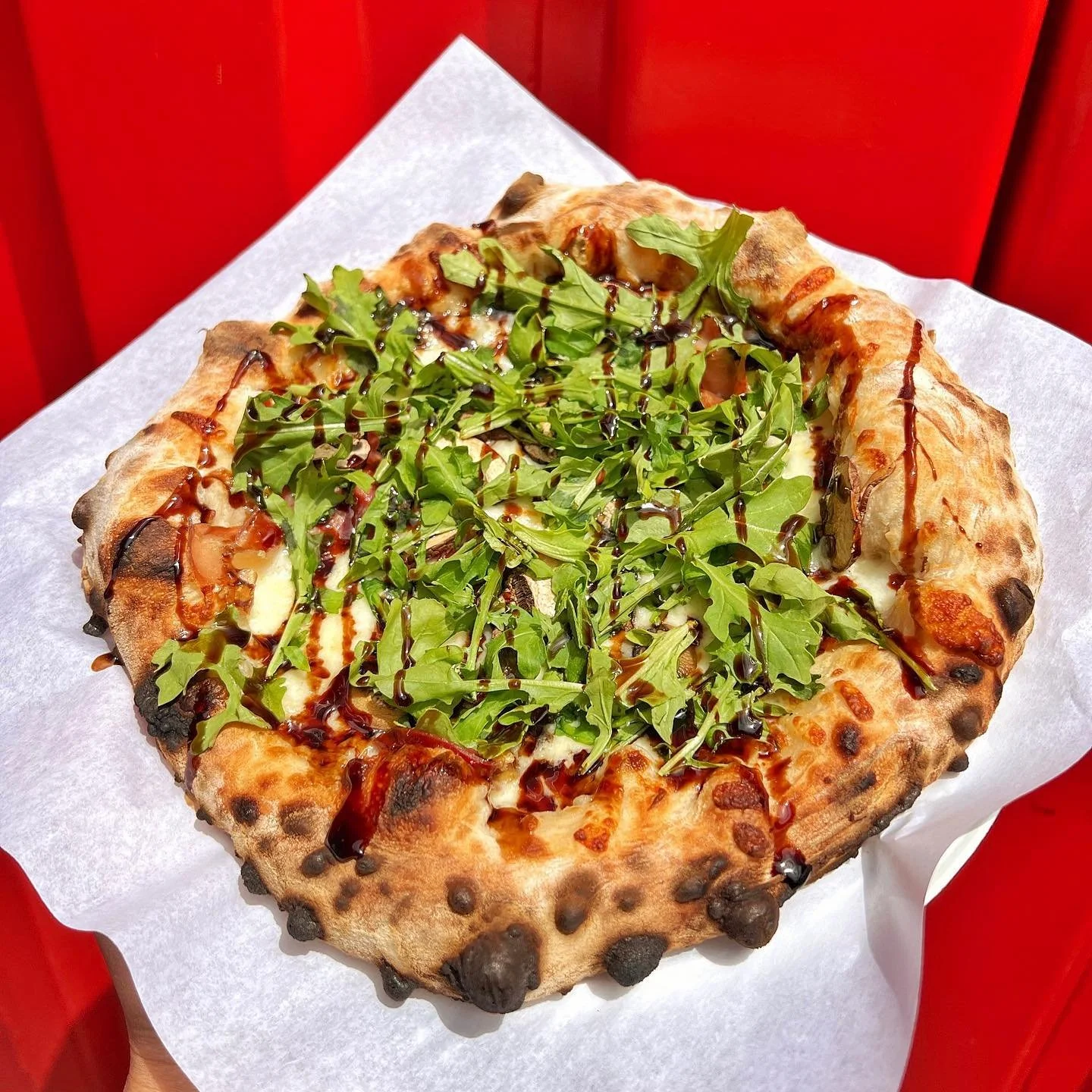 Angelenos' Wood Fired Pizza-arugala pizza.jpg
