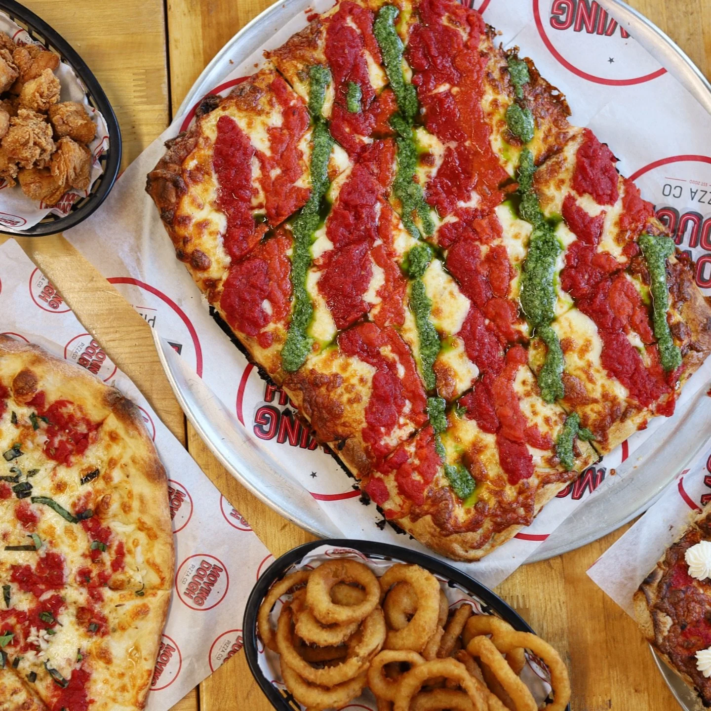 Moving Dough Pizza Co-Food3.jpg