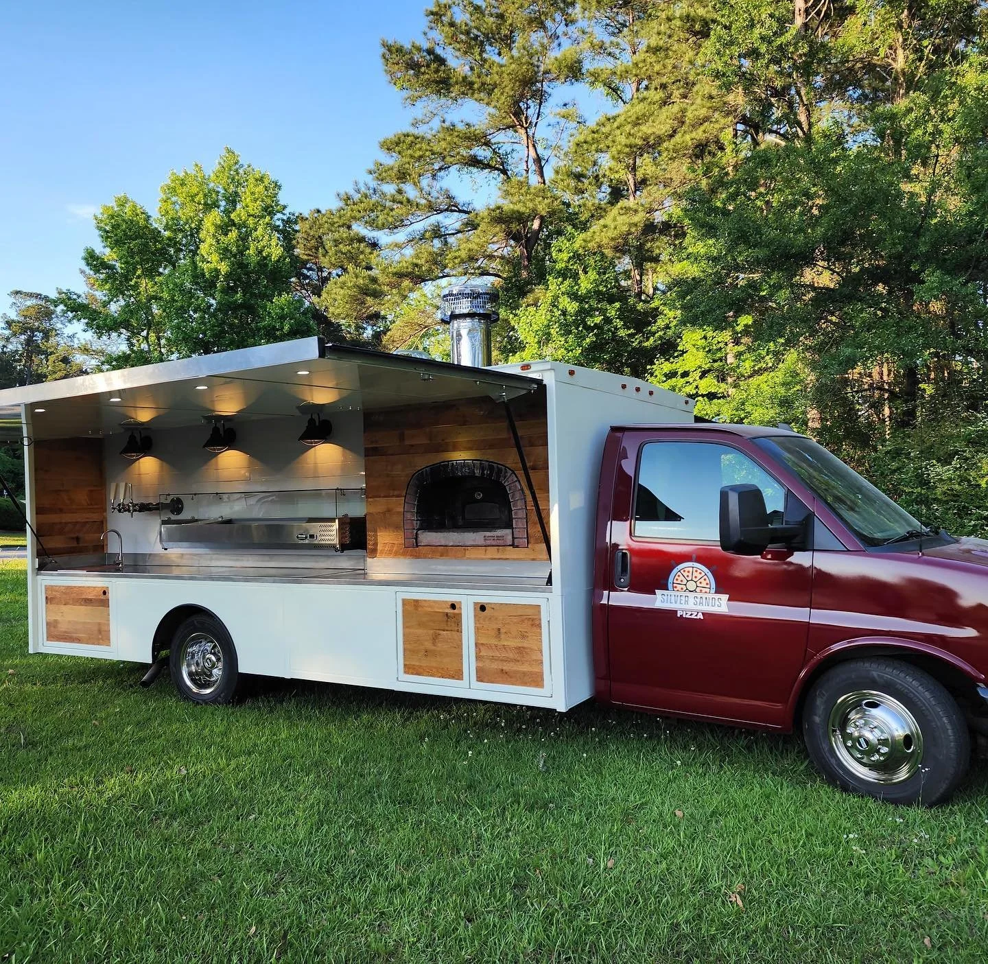 Silver Sands Pizza Truck