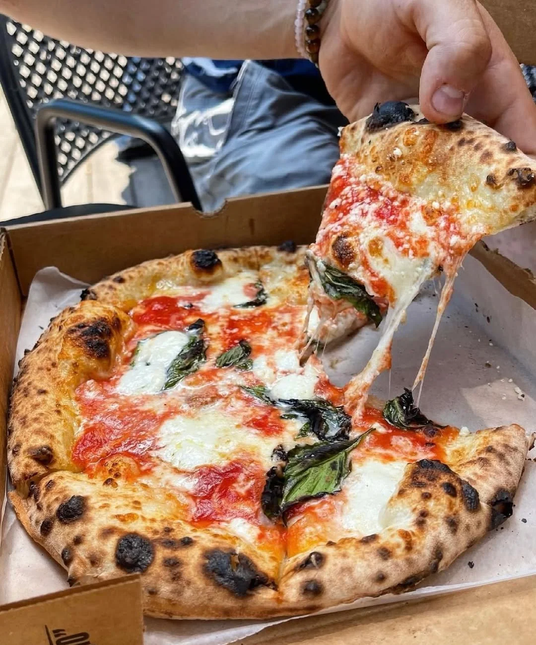 10-10 #cheesepull 🧀🍕🤤📸 @vitadapizzaclt.jpg