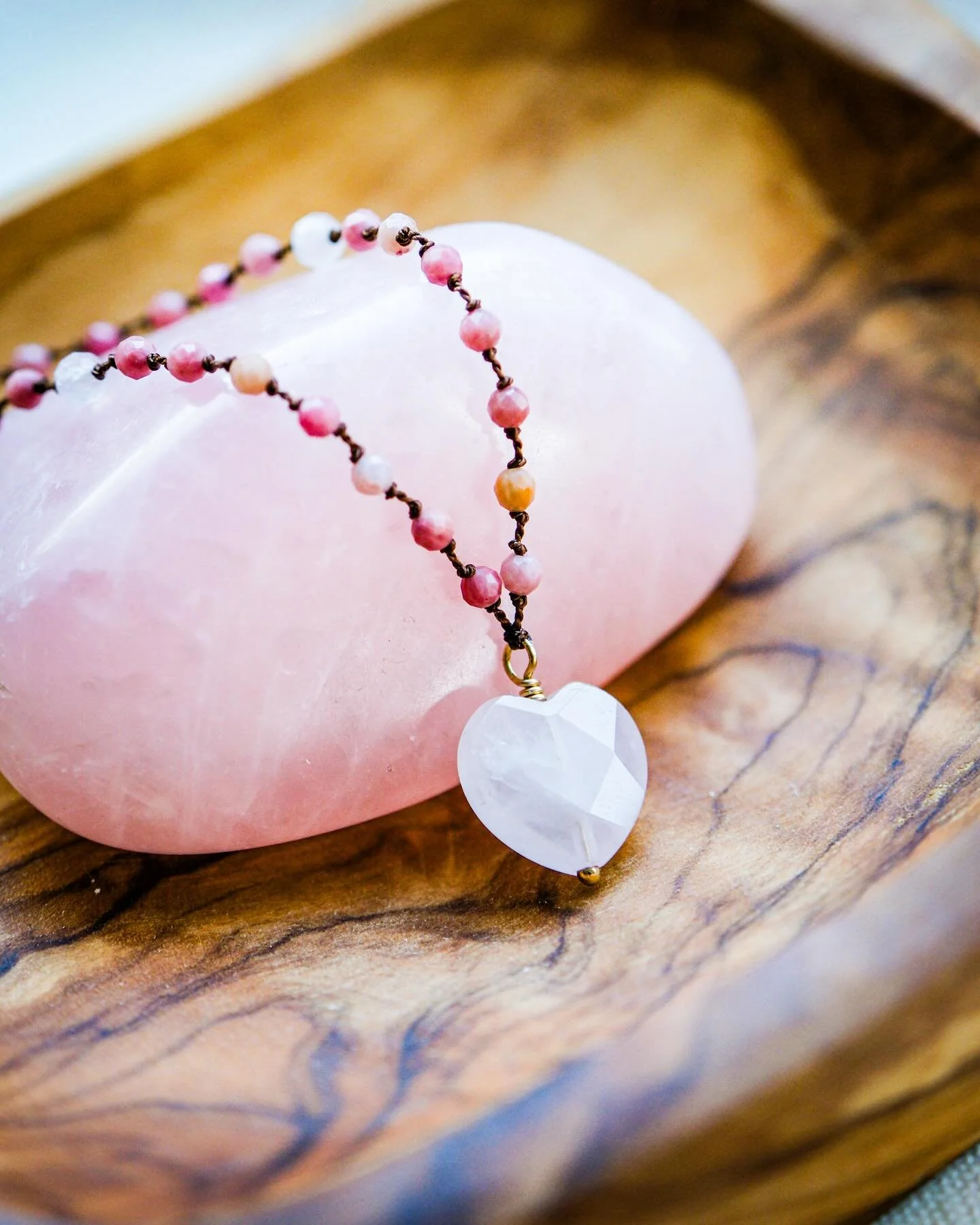 Open your heart, let love flow
✨ Rhodonite for emotional healing
💗 Rose Quartz for self-love
Now in the shop!
.
.
.
.
.
#handmadejewelry #gemstonejewelry #intentionjewelry #intentionsetting #crystaljewelry #rosequarts #rhodonite