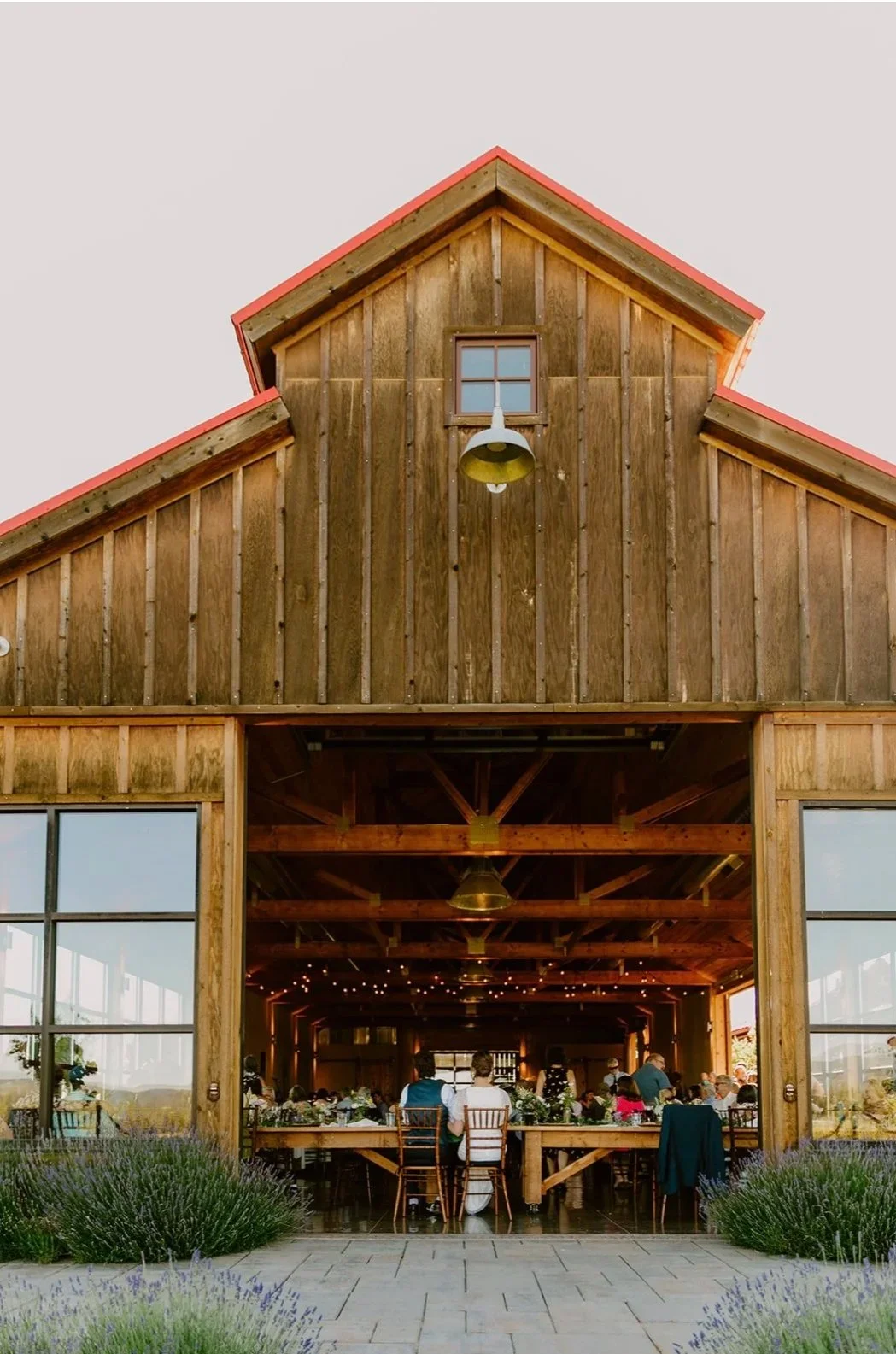 couple-reception-barn.jpg